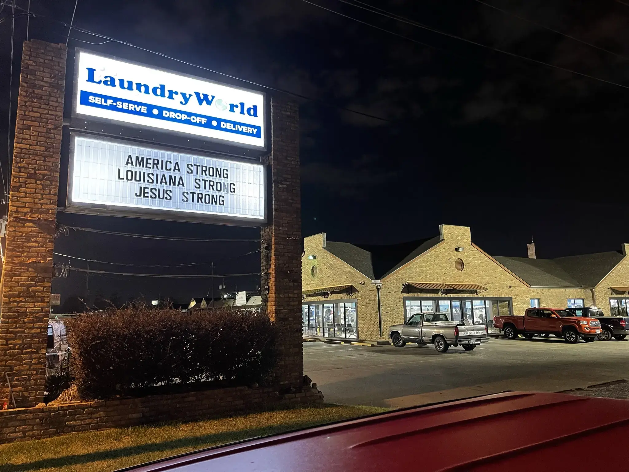 Laundry World - Common St thumbnail 4