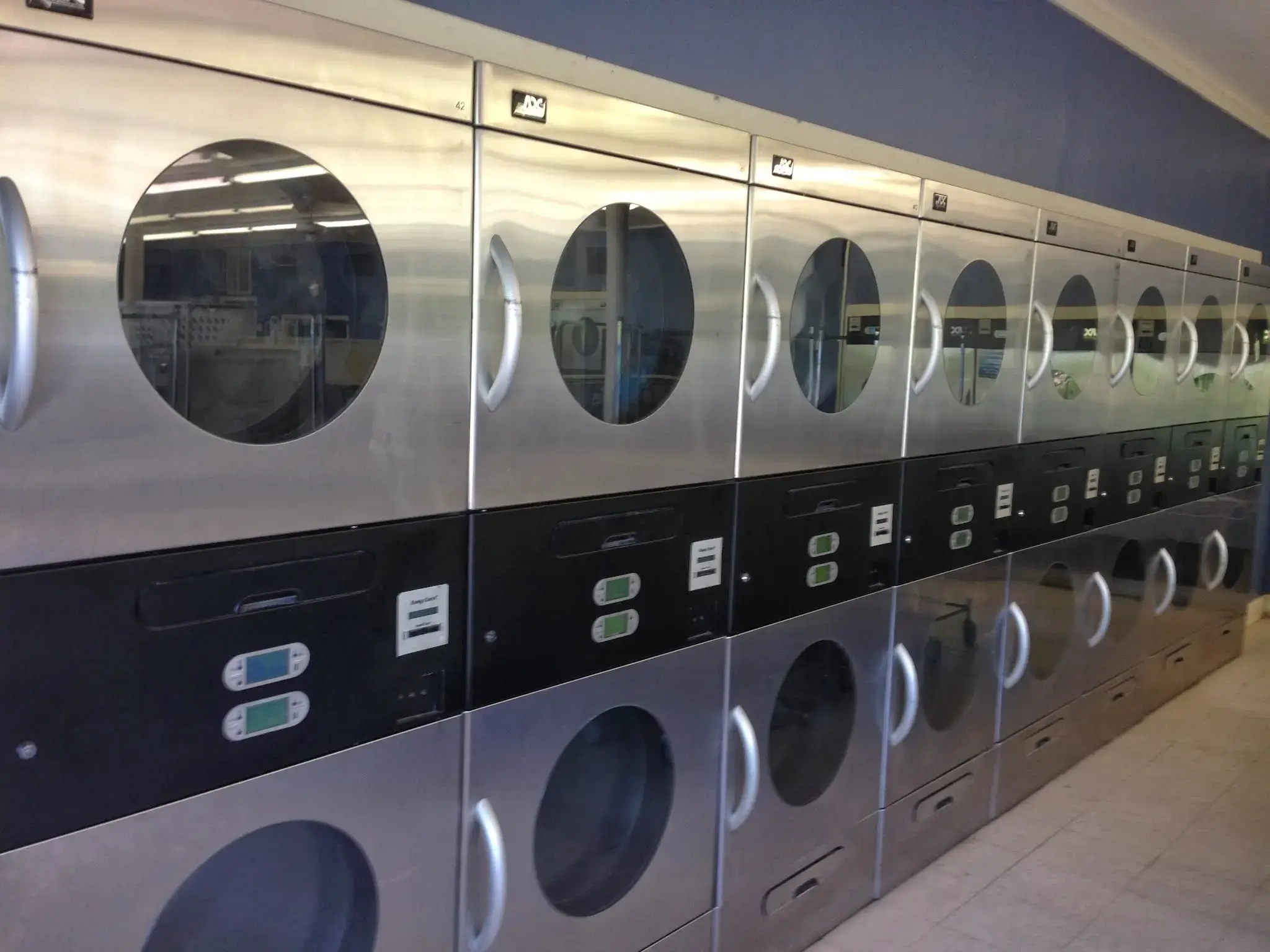 Laundry World - Lake St thumbnail 6