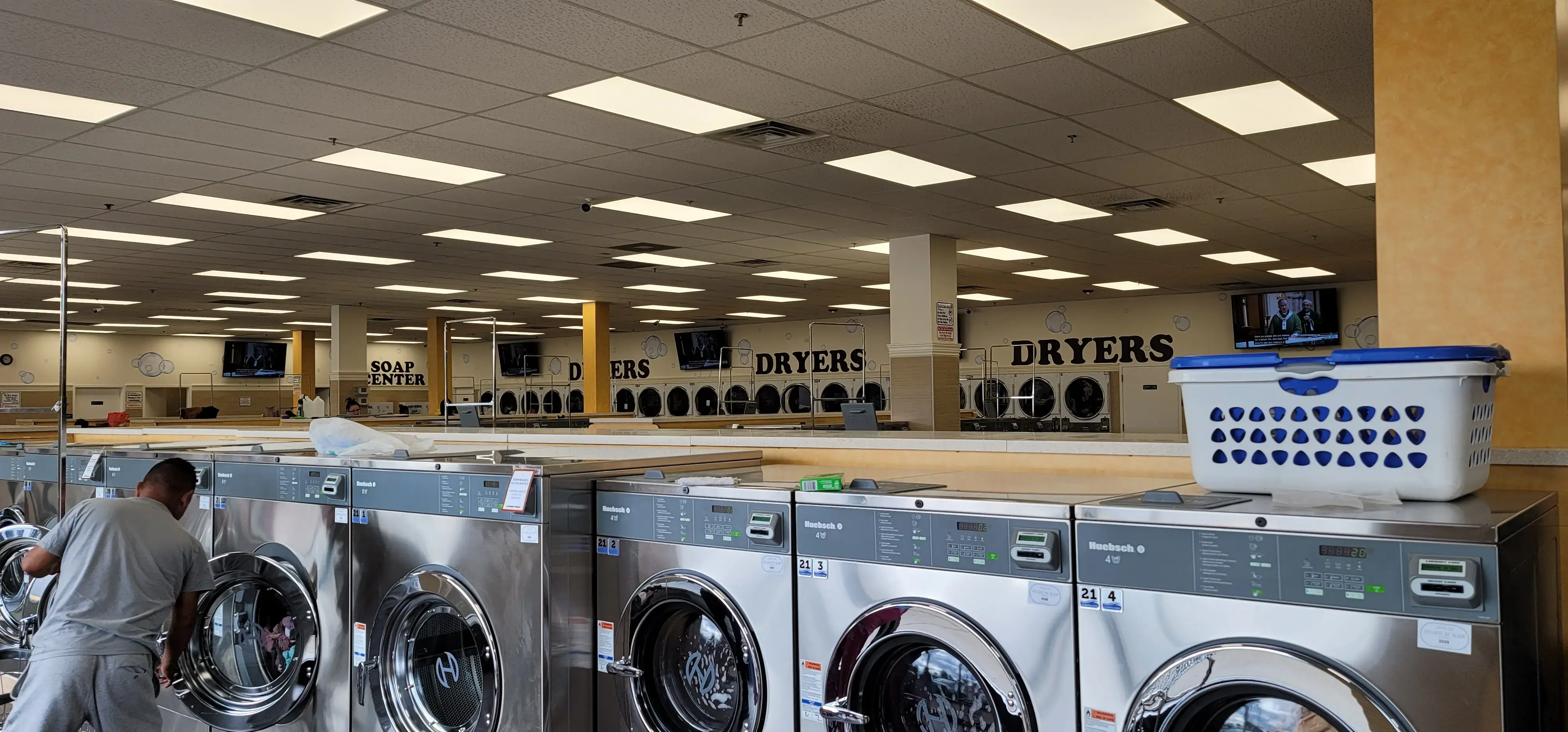 Laundry World - Image 1