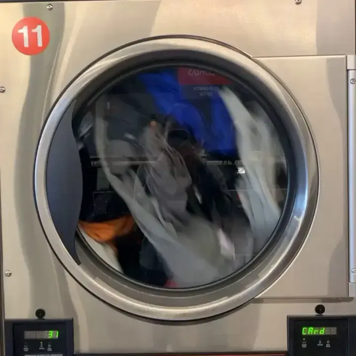 Laundry World Bellevue - Image 8