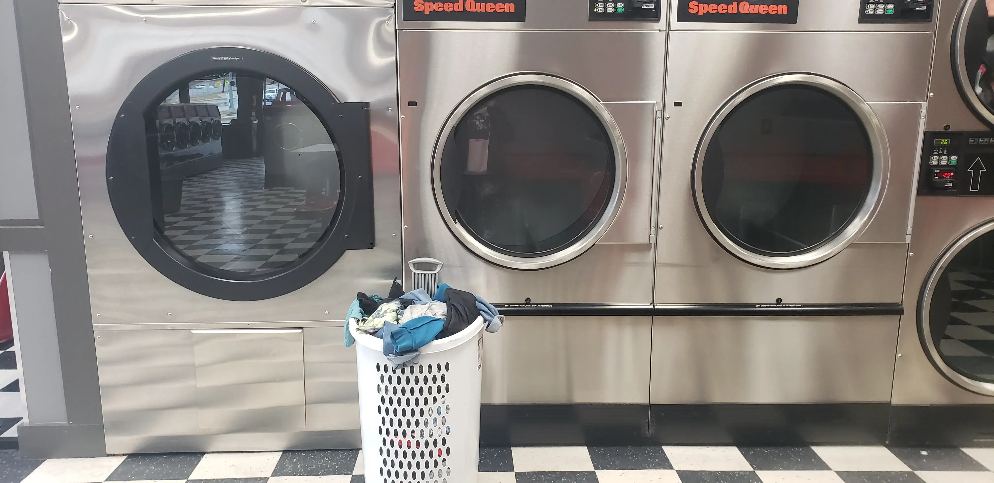 Laundry World Bellevue - Image 11