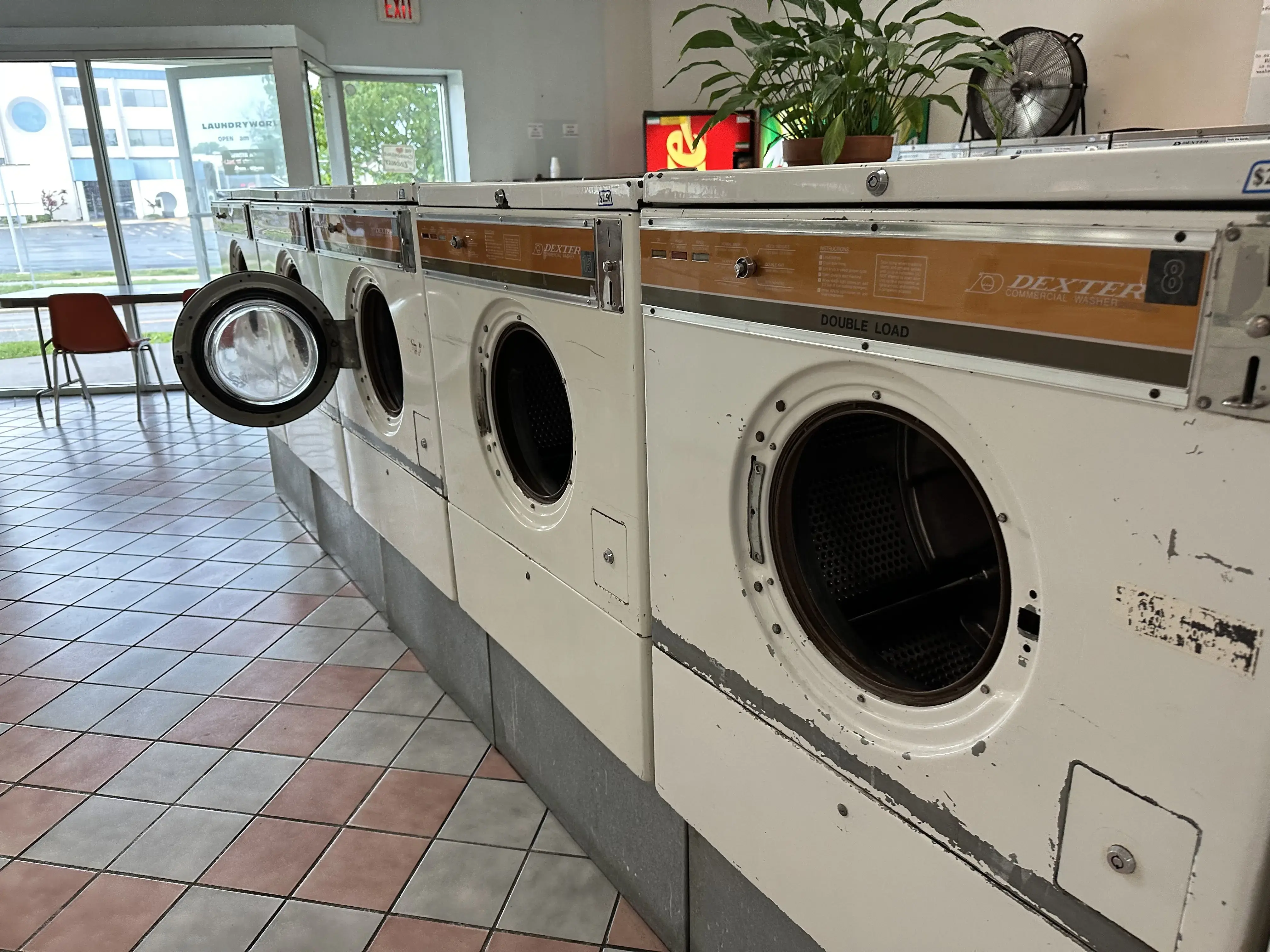 Laundry World thumbnail 1