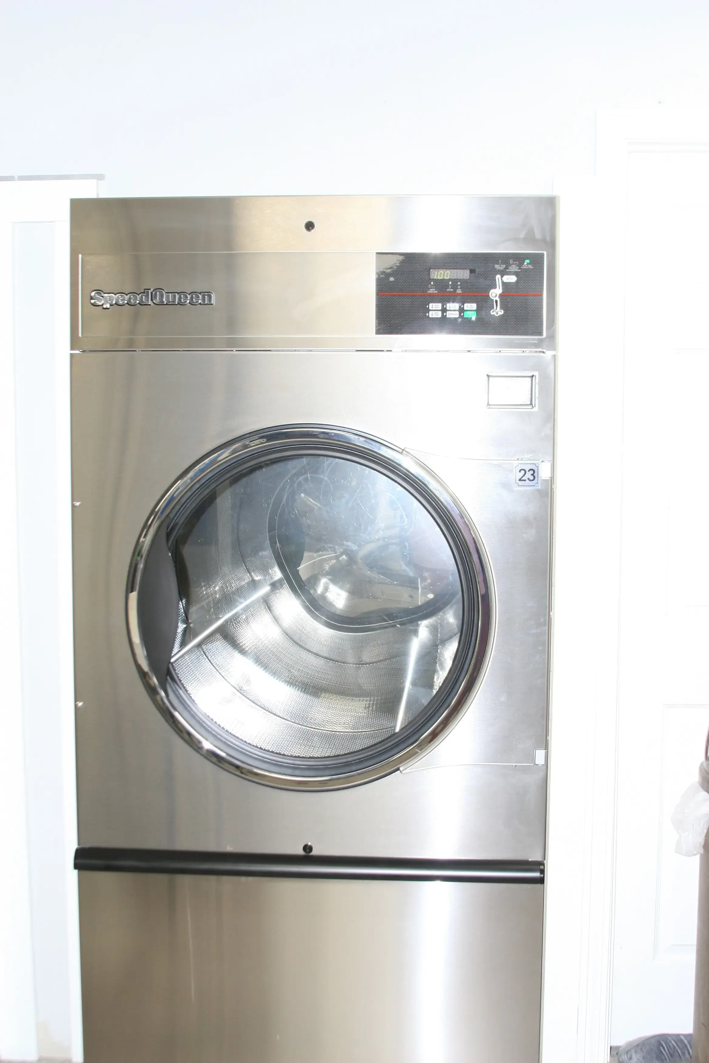 Laundry World Cleaners - Image 8