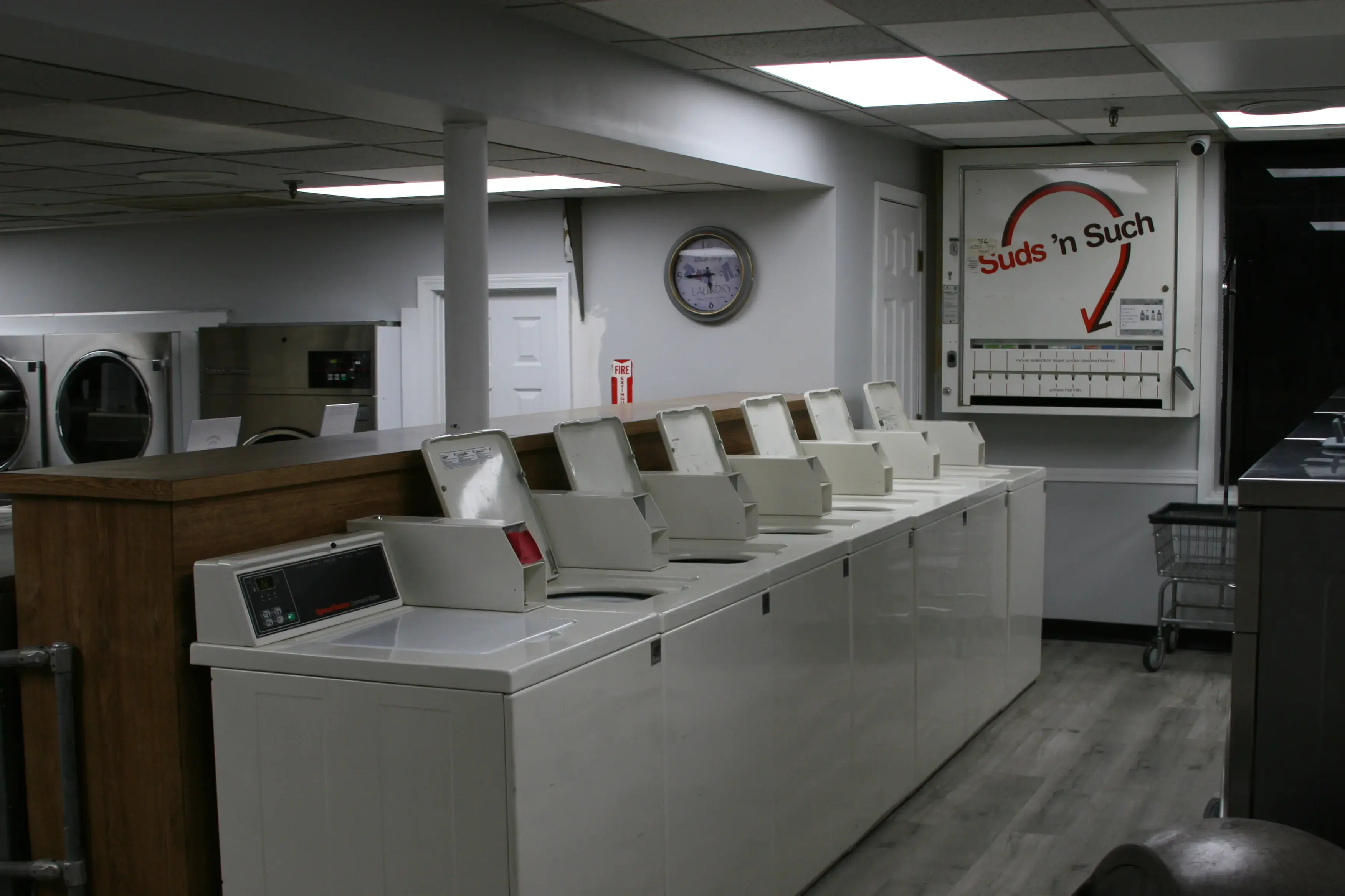 Laundry World Cleaners thumbnail 4