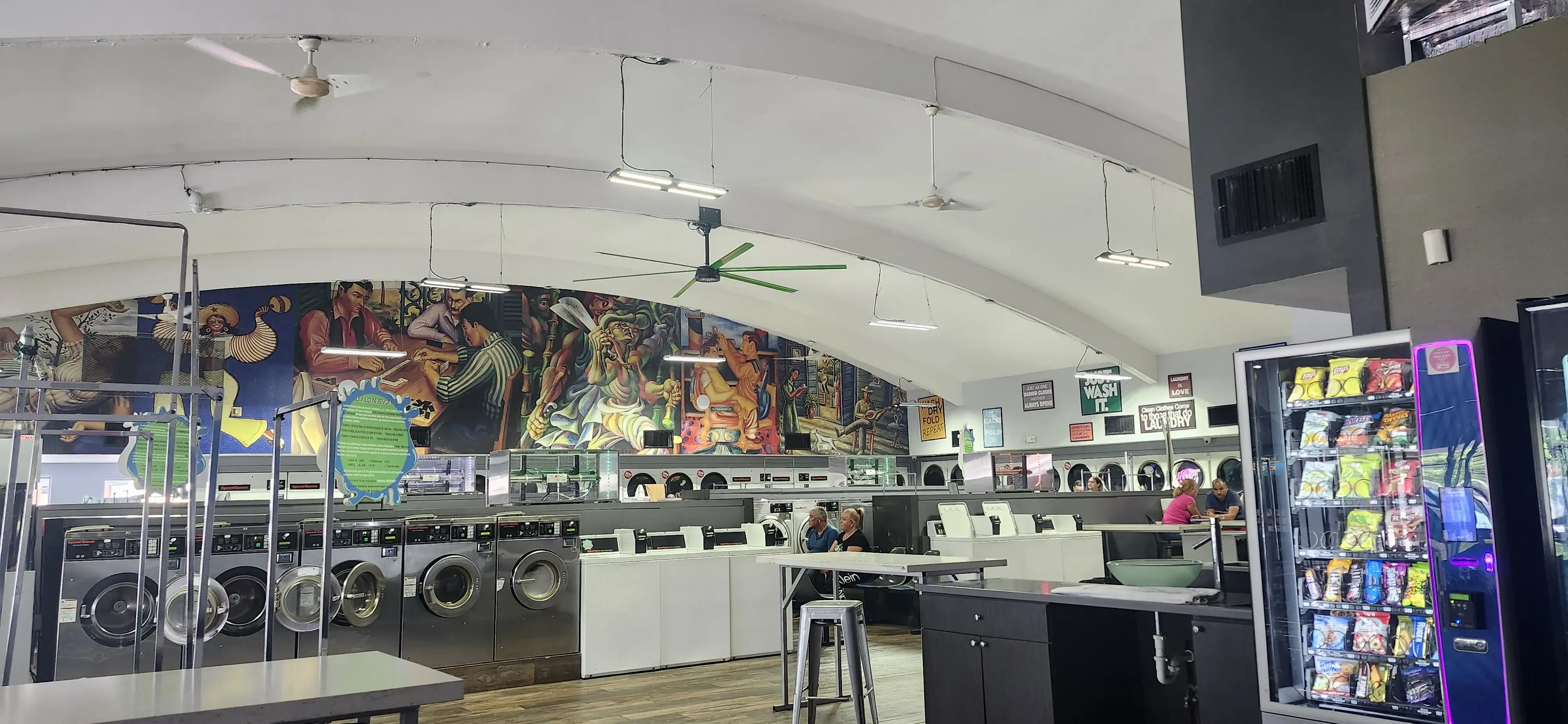 Laundry World - Image 4