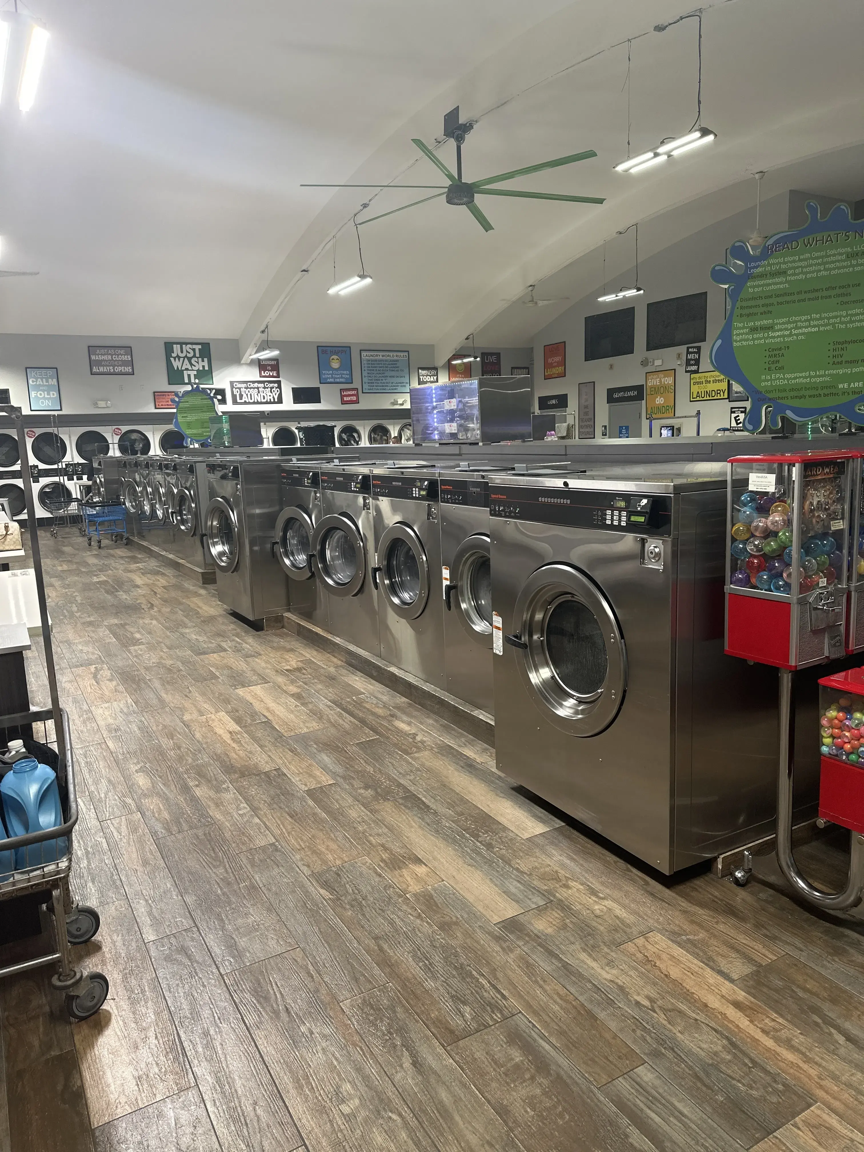 Laundry World - Image 3