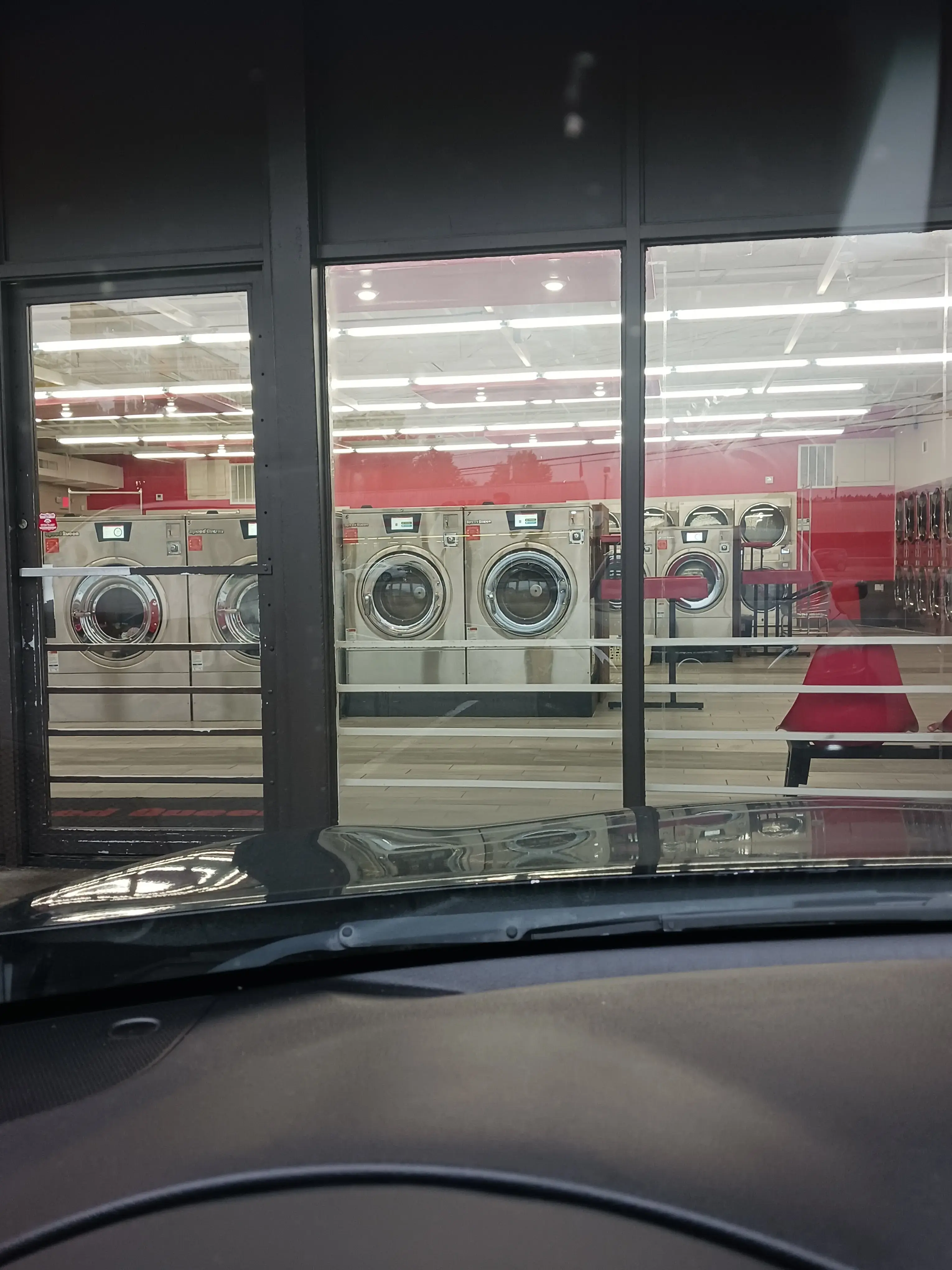Laundry World - Image 3