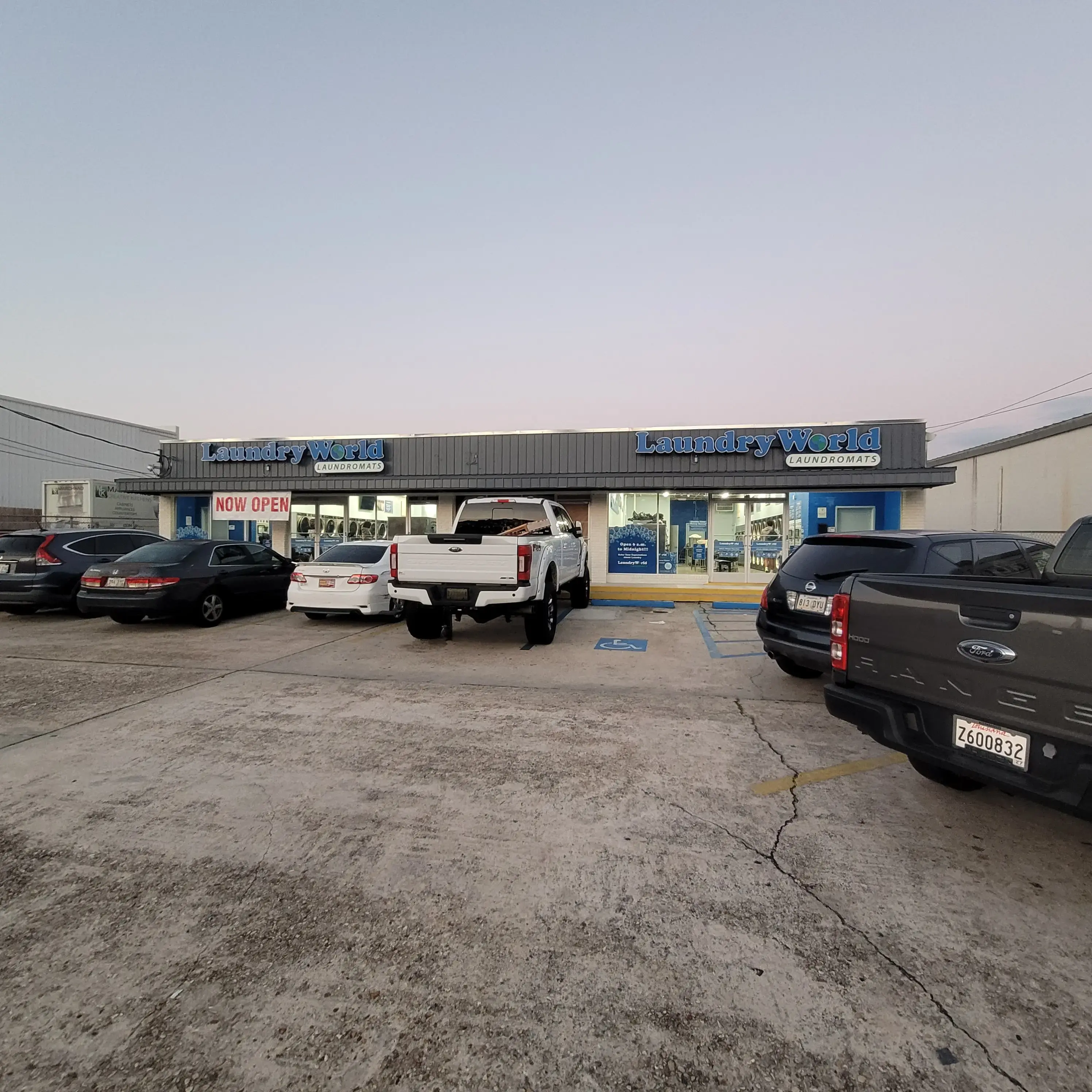 Laundry World Laundromats - Division St - Image 15