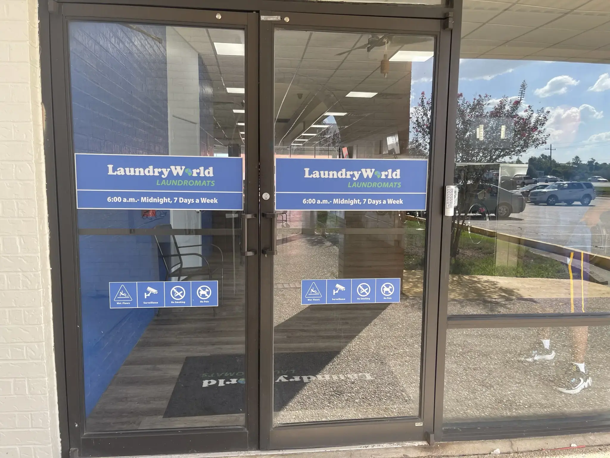 Laundry World Laundromats - Division St thumbnail 6