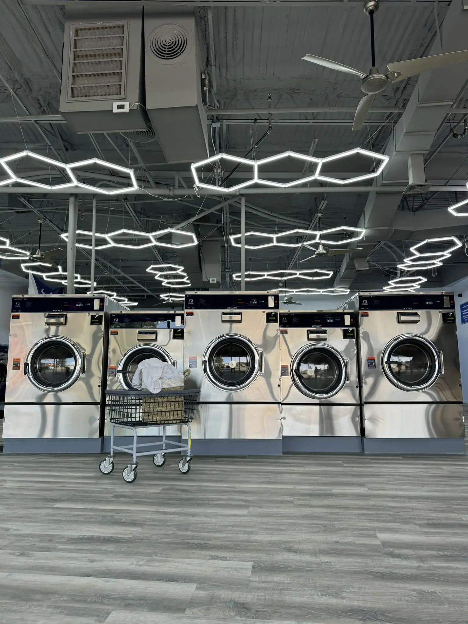 Laundry World Laundromats- Congress St thumbnail 13