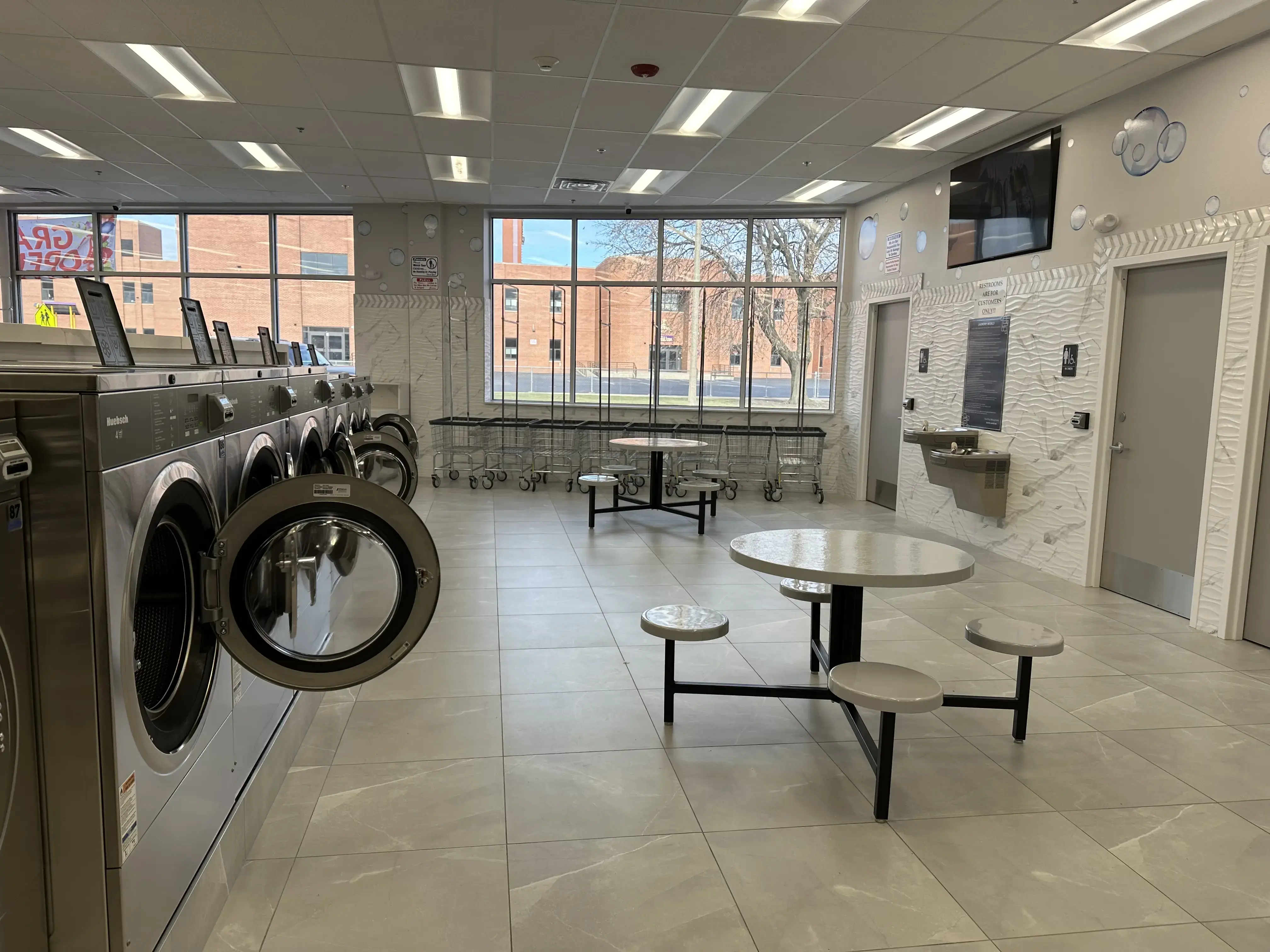Laundry World - Image 6