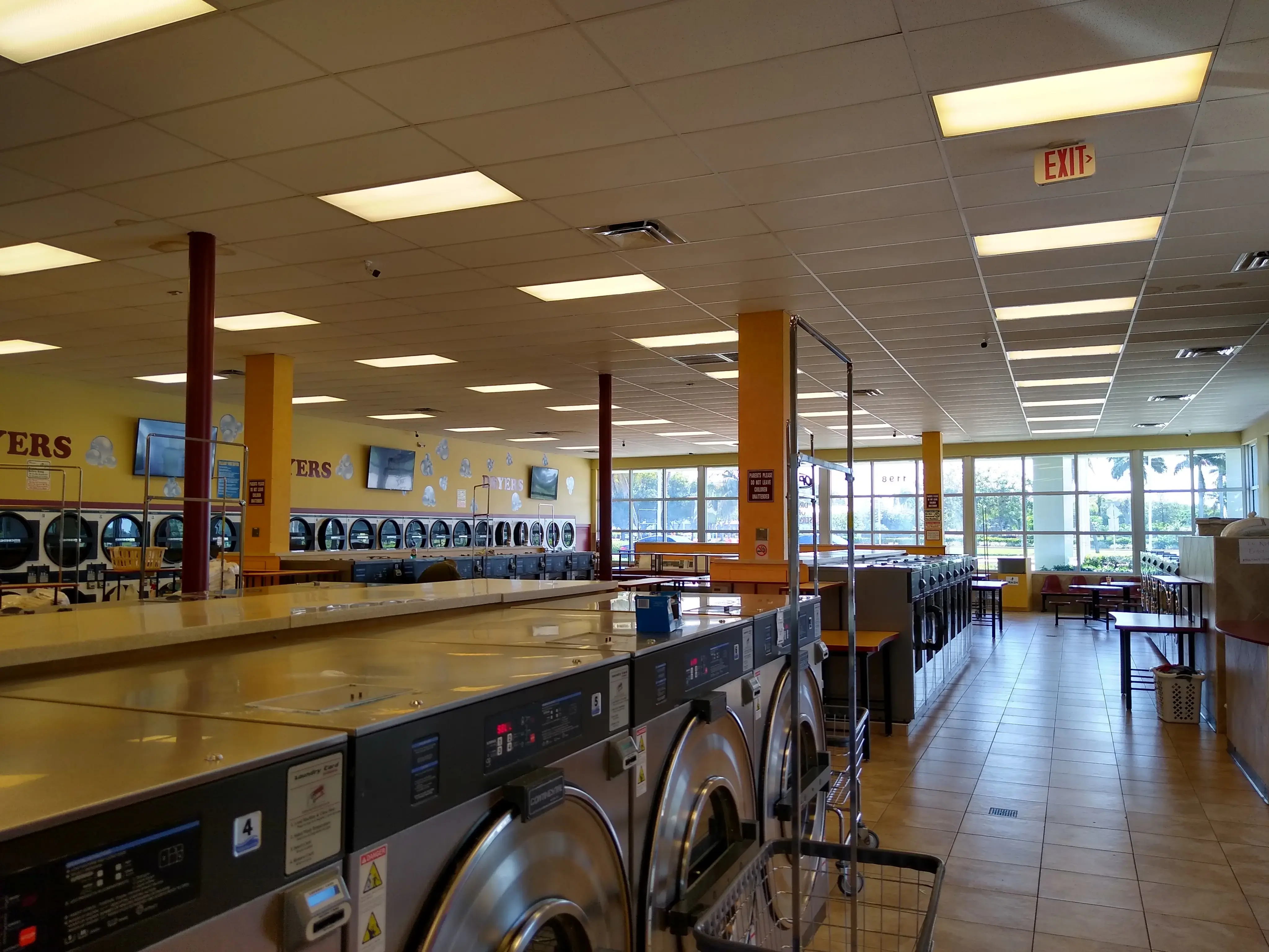 Laundry World - Image 2