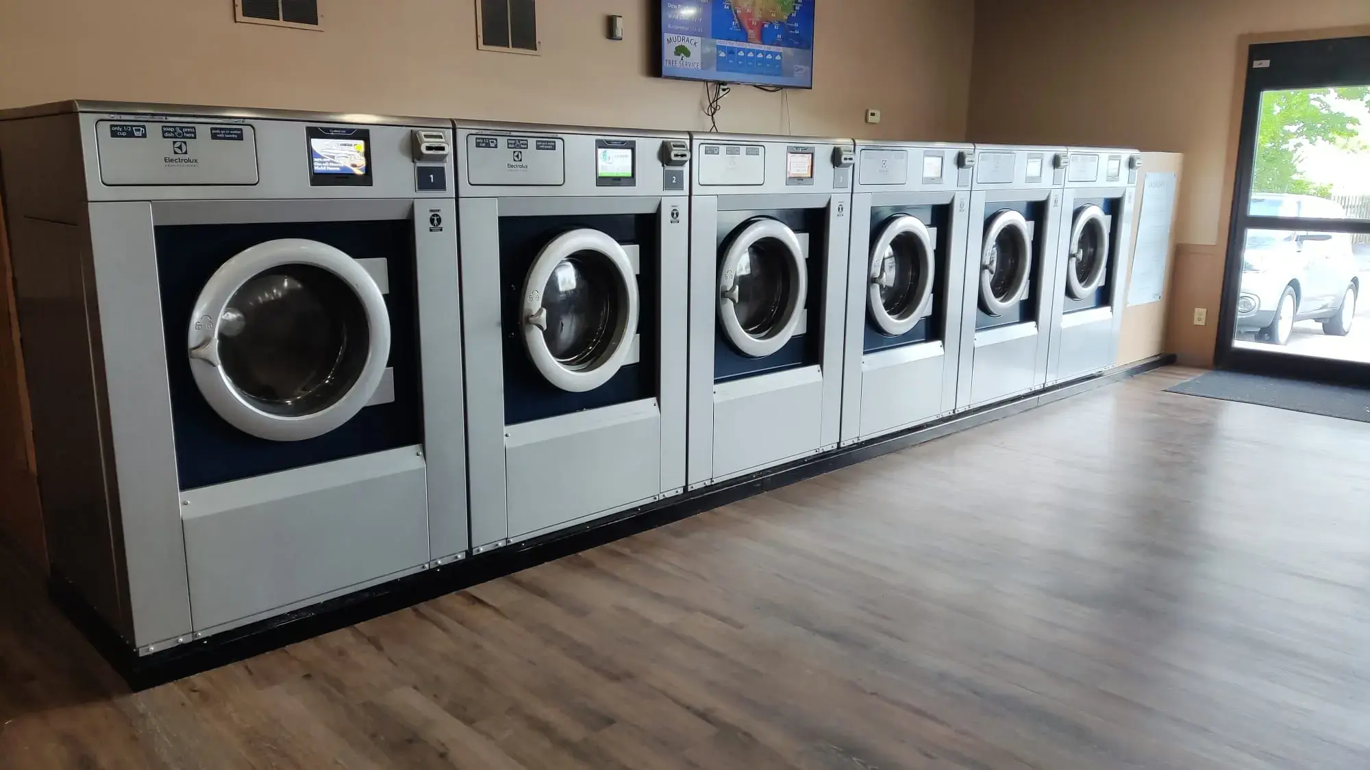 Laundry Xpress - Lake Avenue, Fort Wayne thumbnail 4