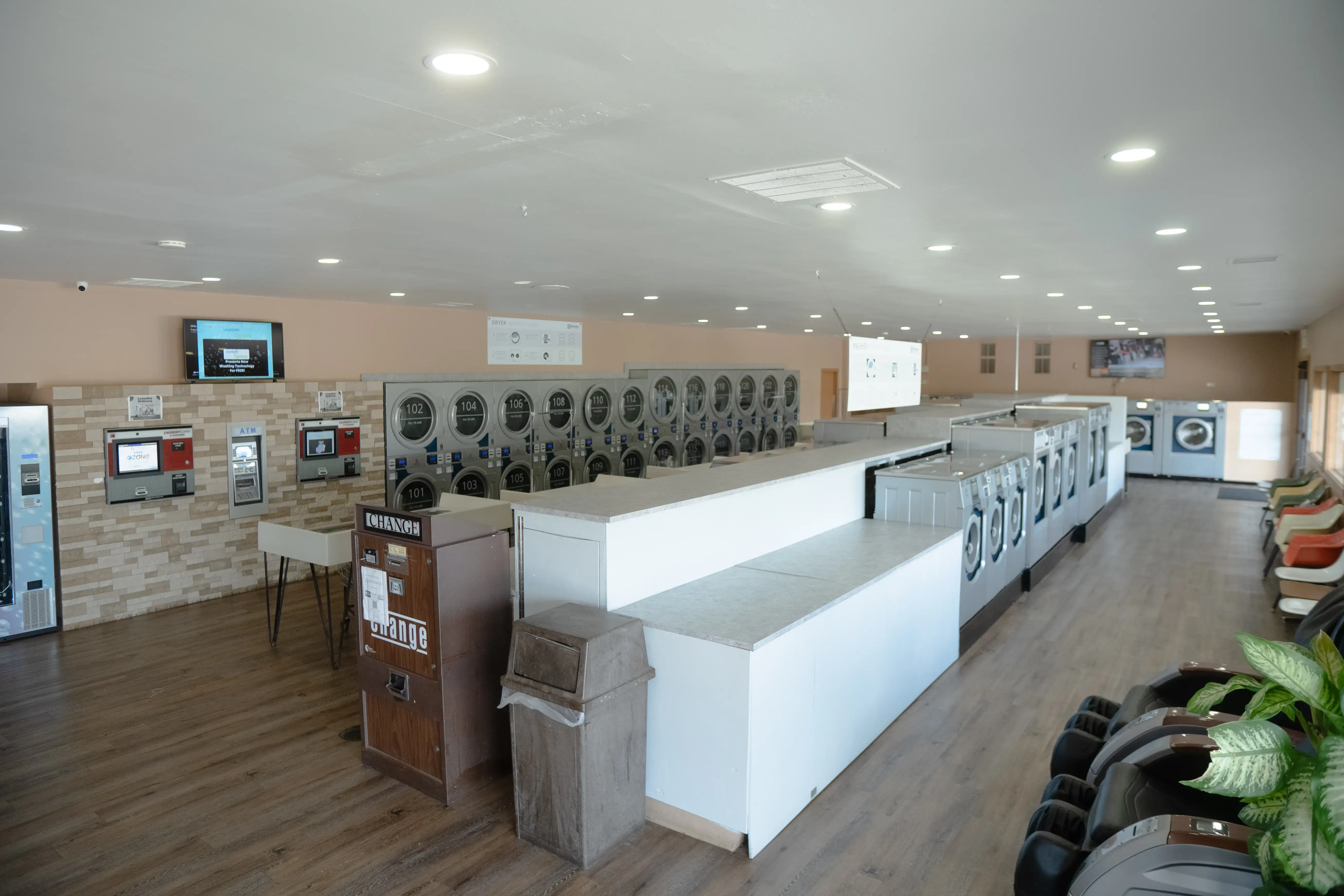 Laundry Xpress - Lima Road, Fort Wayne - Image 19