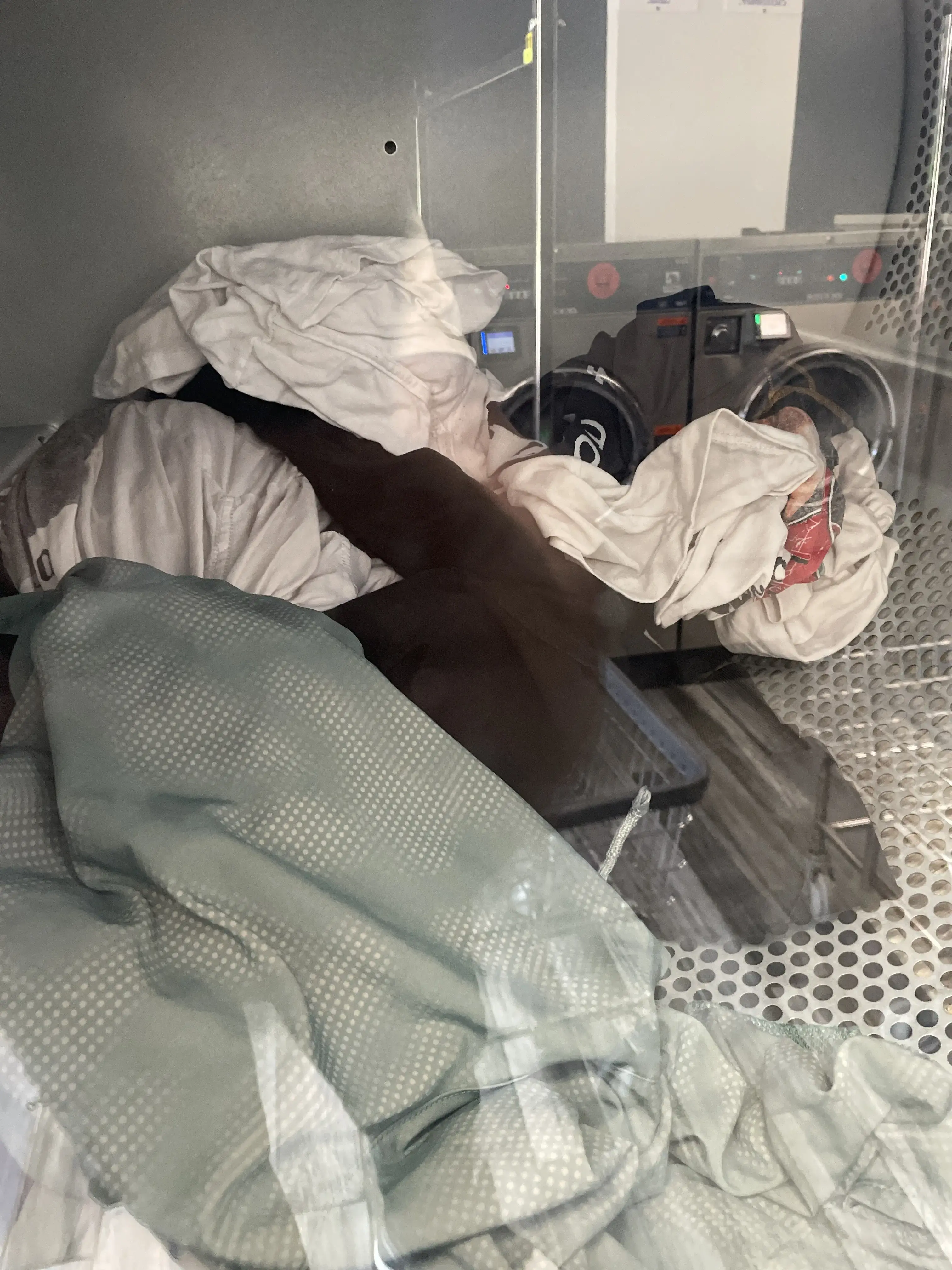 Laundry Zone - Image 9