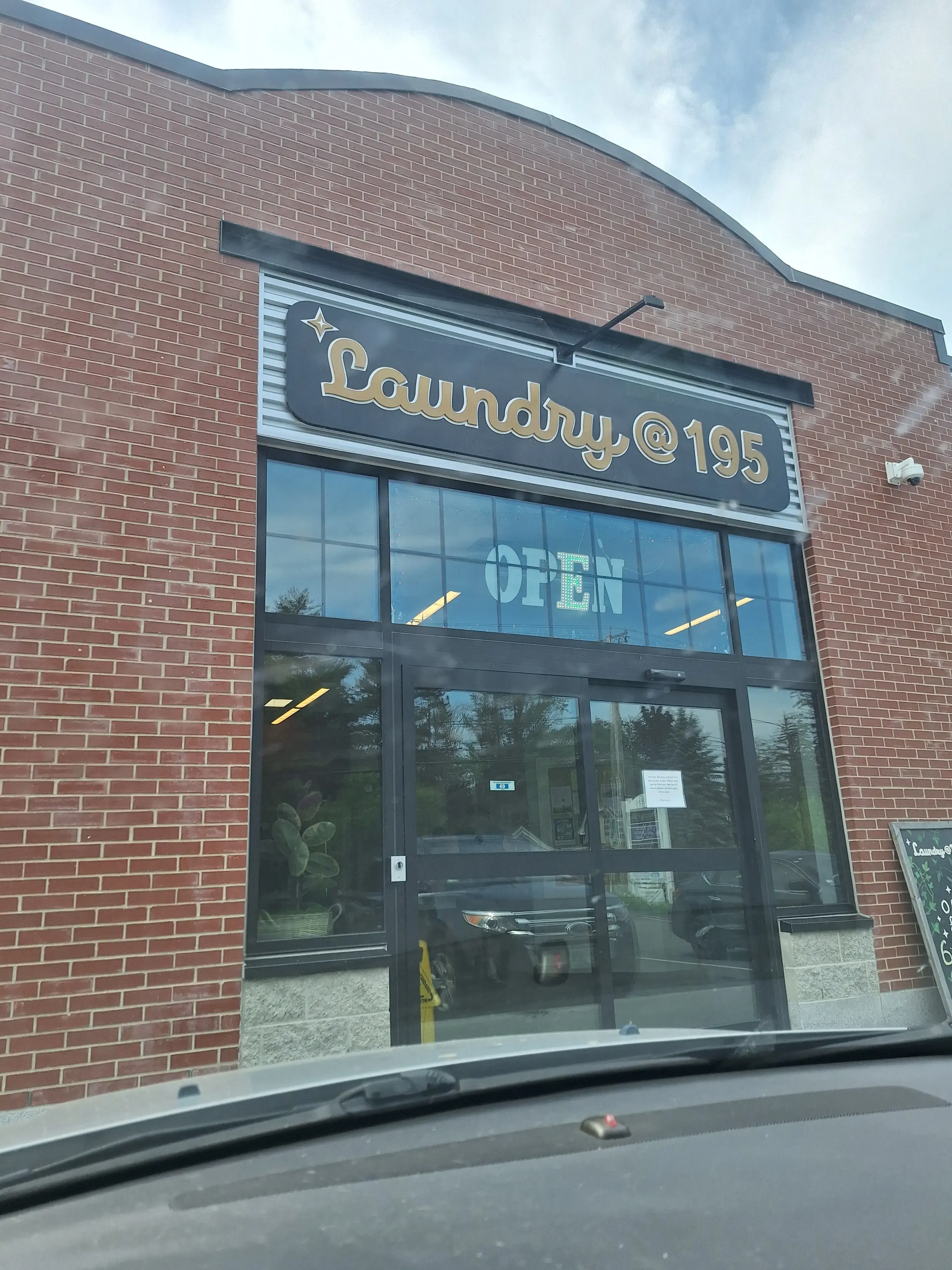 Laundry@195 thumbnail 4