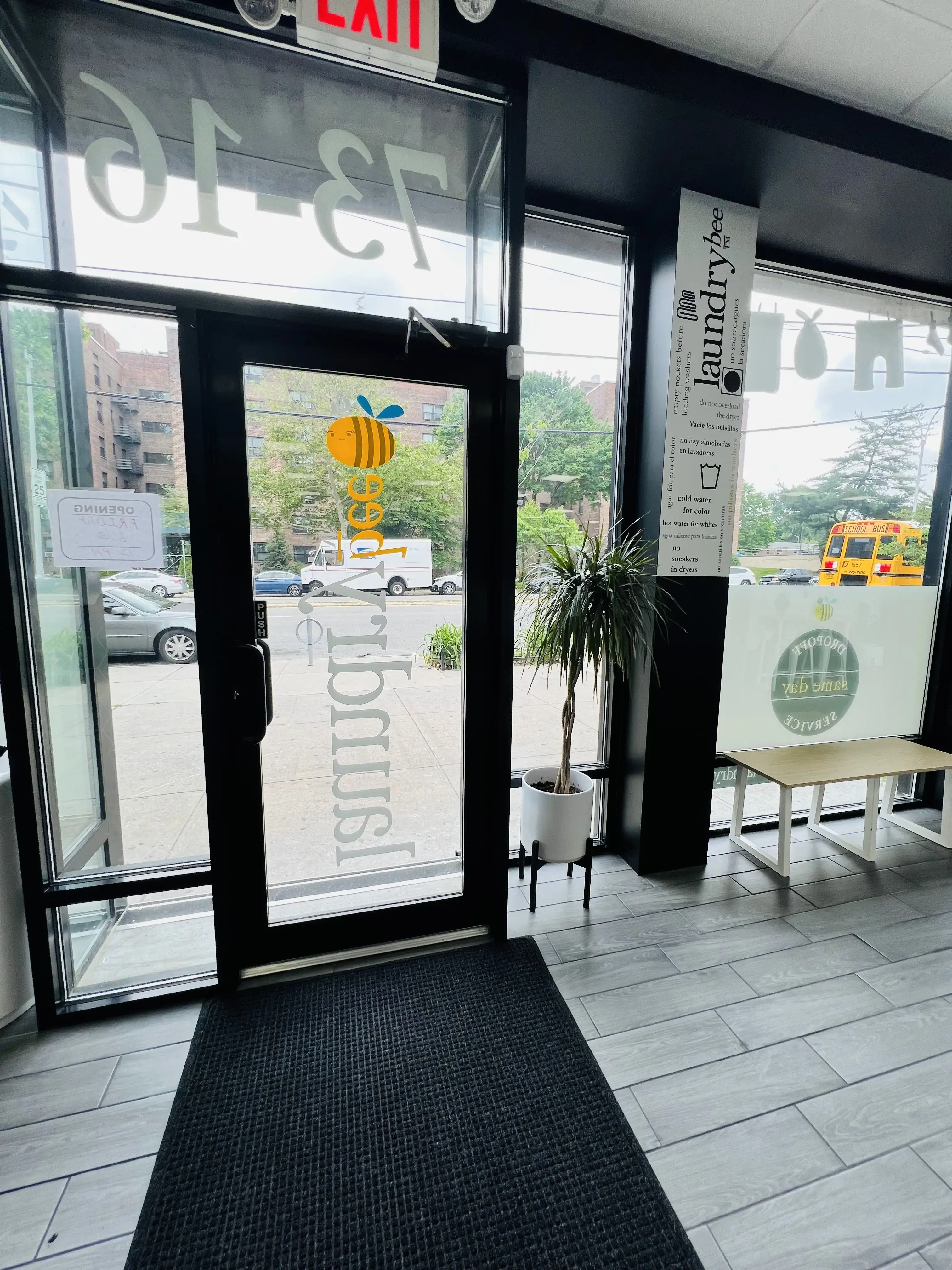 Laundrybee - Oakland Gardens - Image 13