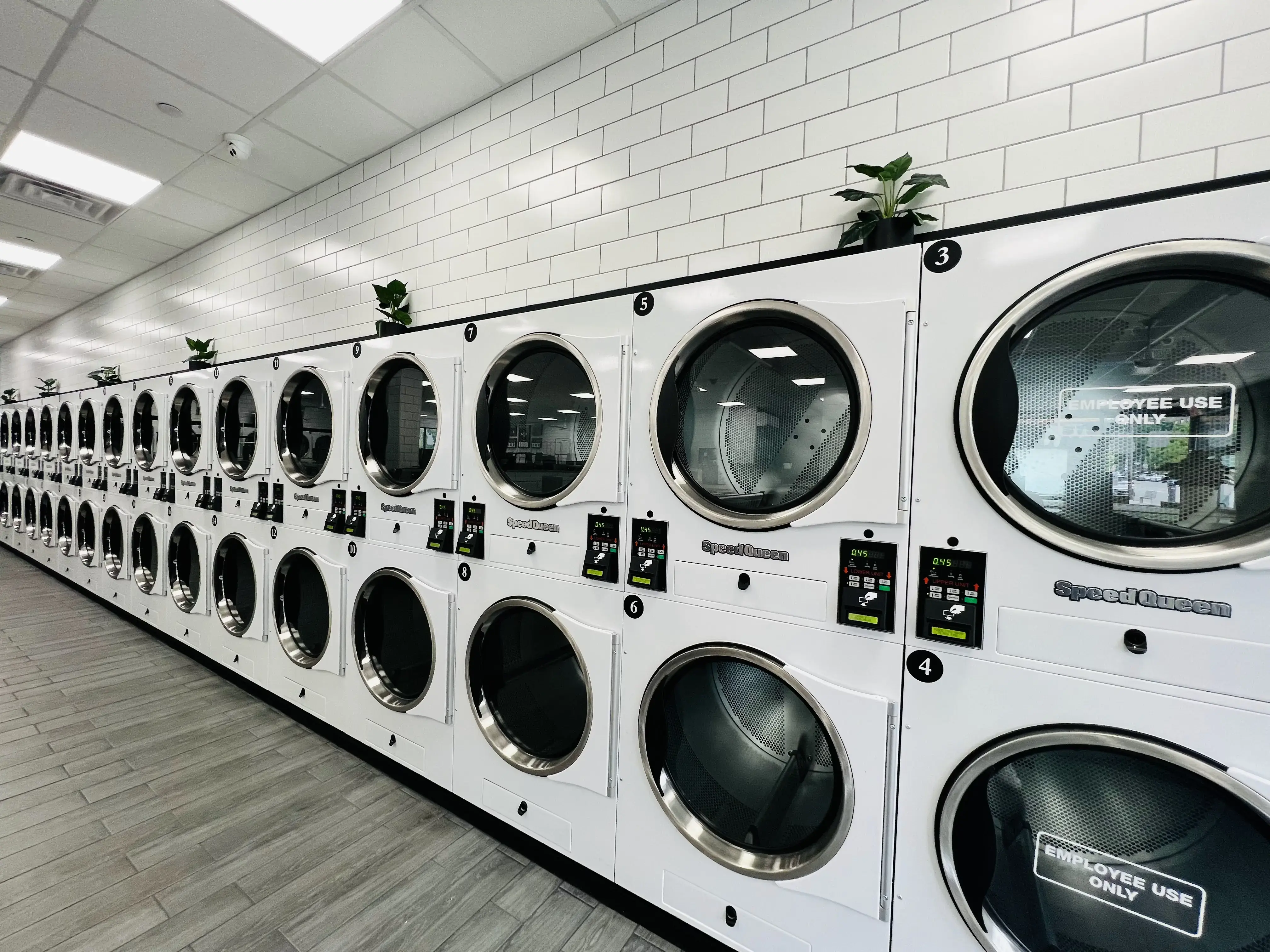 Laundrybee - Oakland Gardens - Image 4