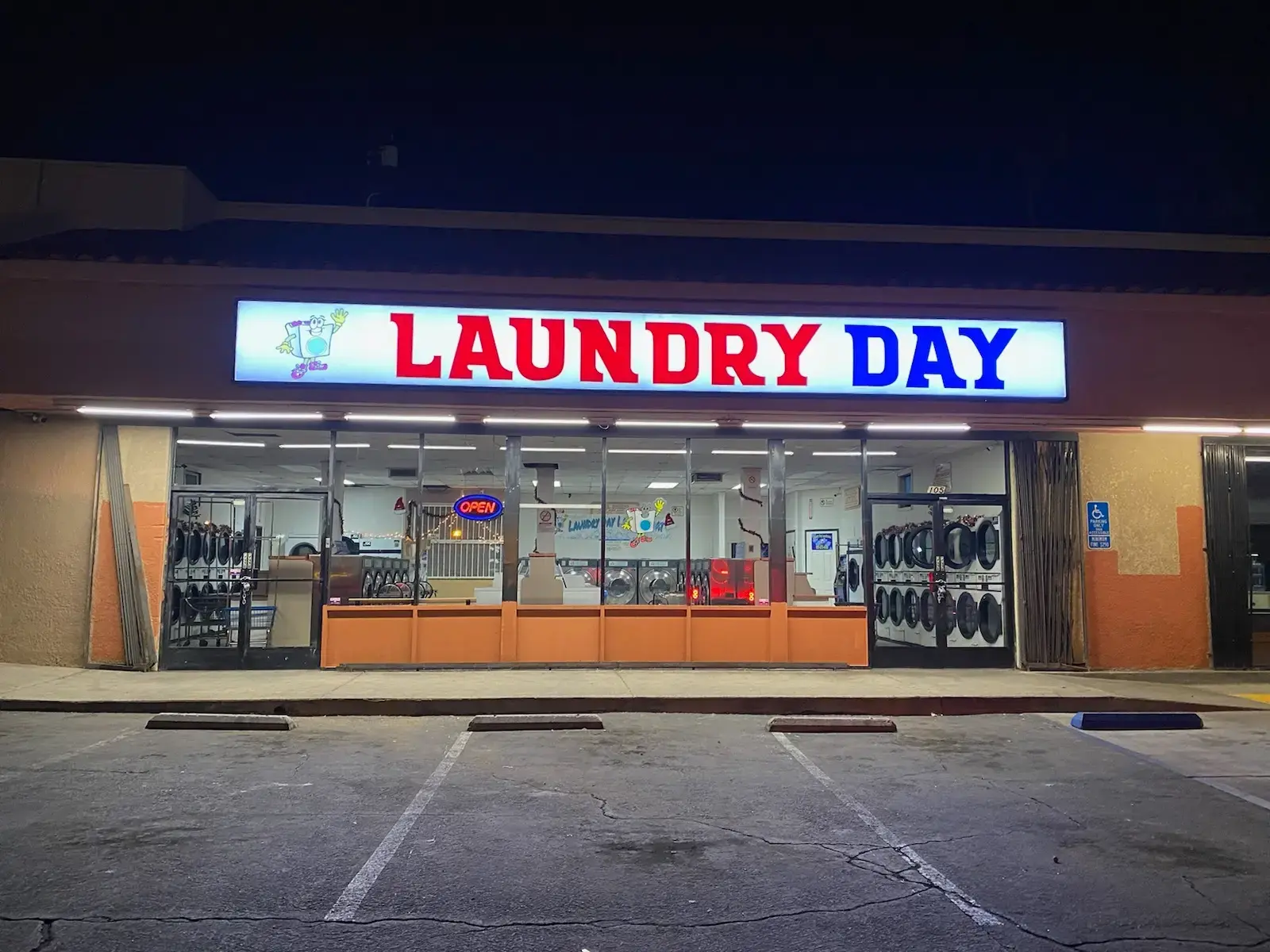 LaundryDay Laundromat/Wash and Fold thumbnail 3