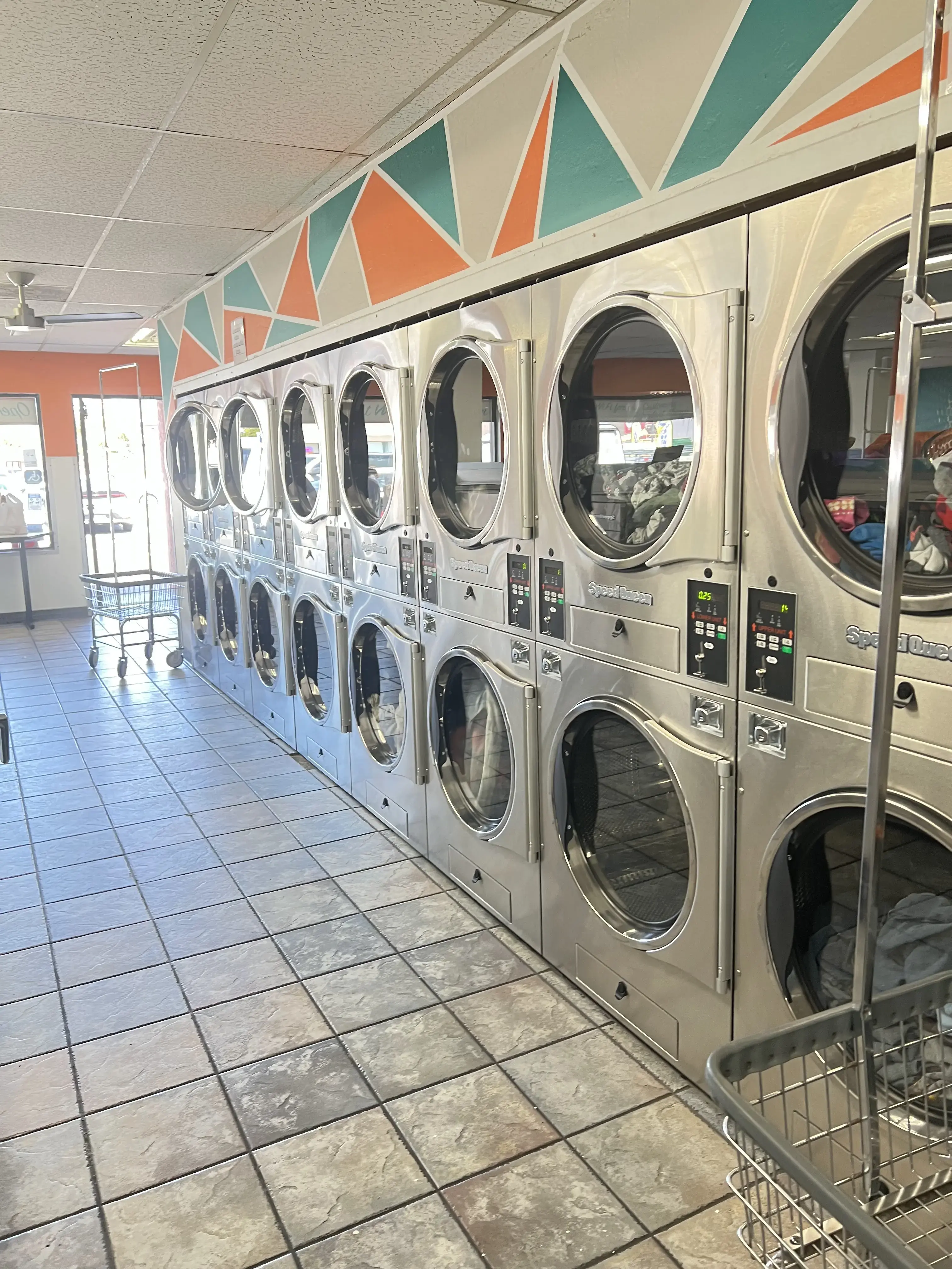 Laundryscape on Midway - Image 9