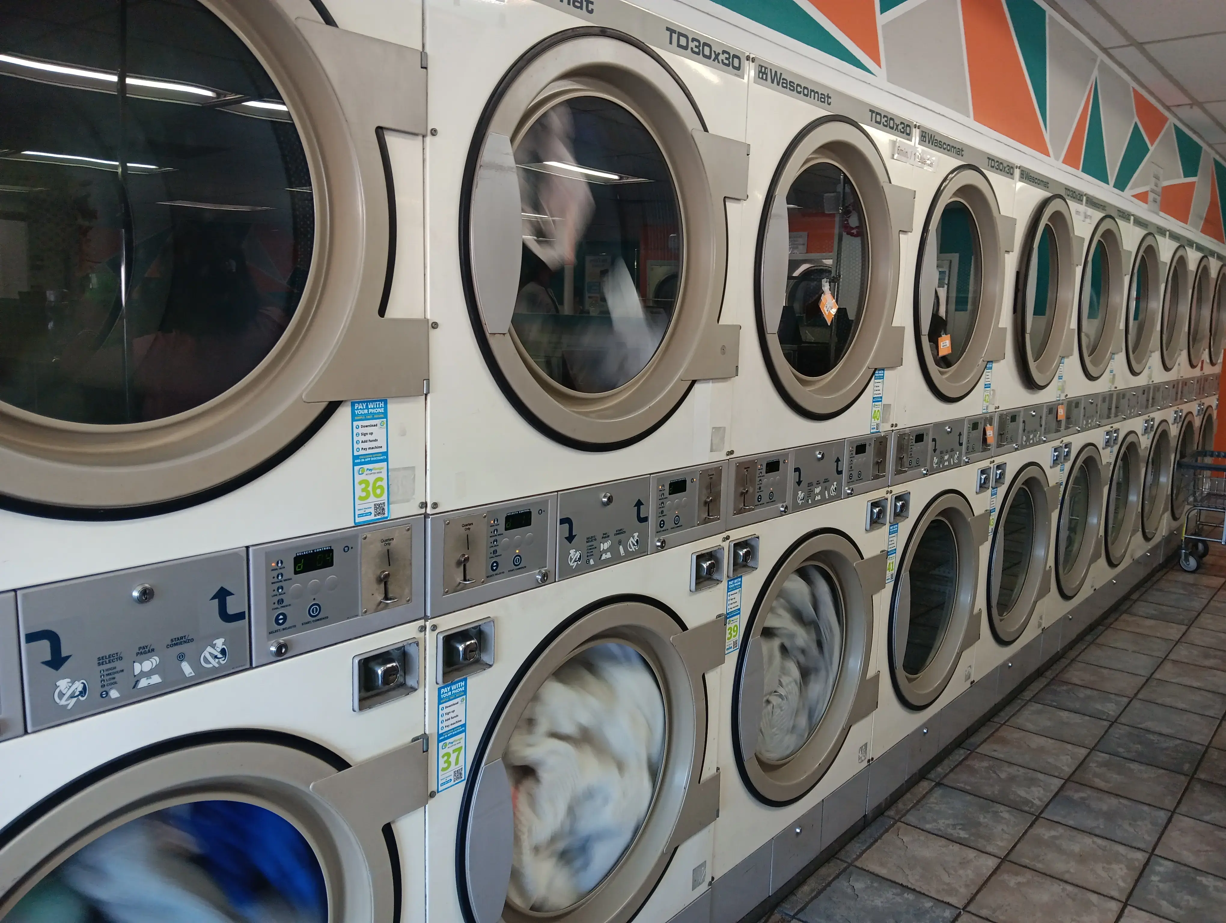 Laundryscape on Midway - Image 1