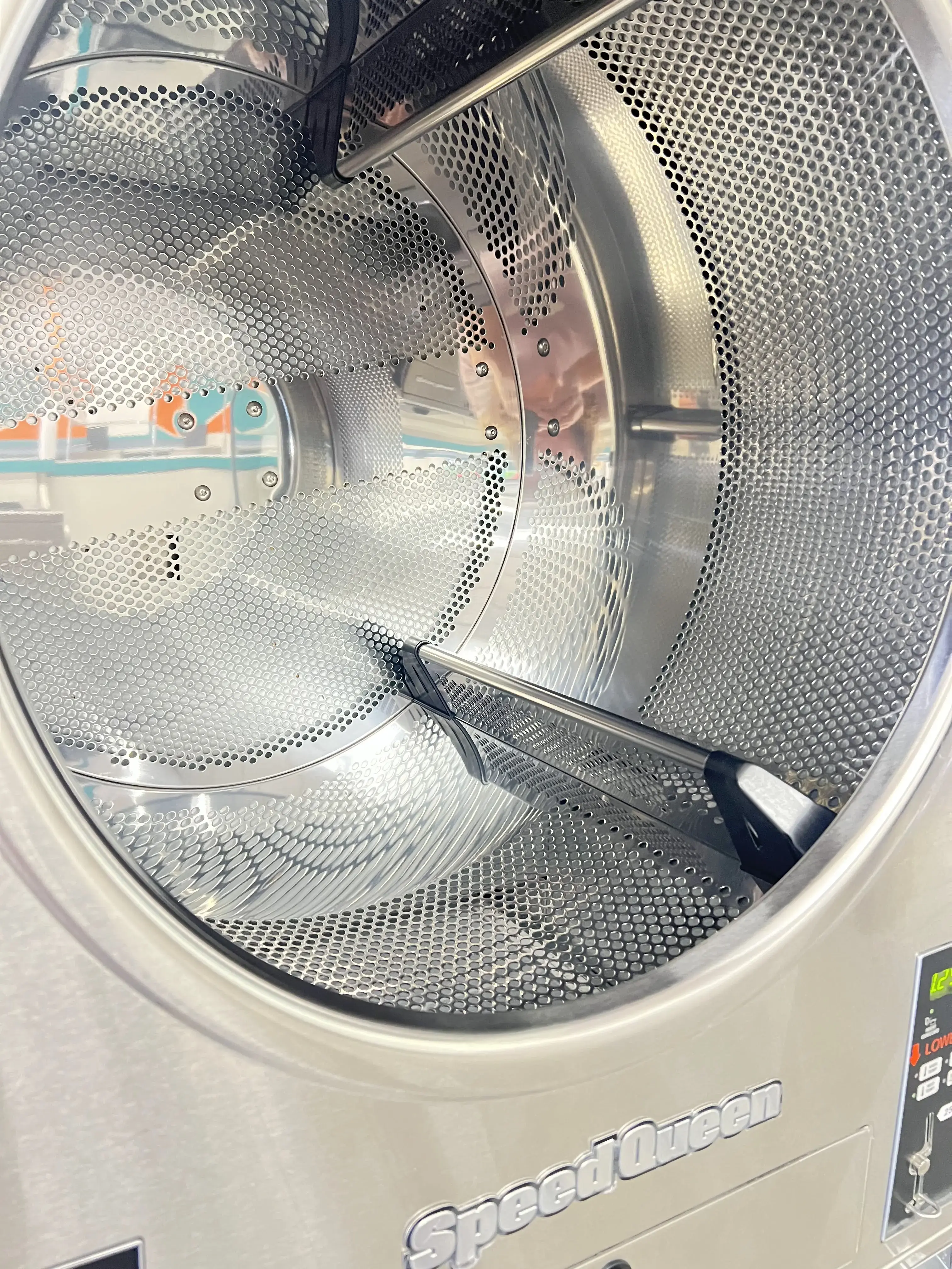 Laundryscape on Midway - Image 8