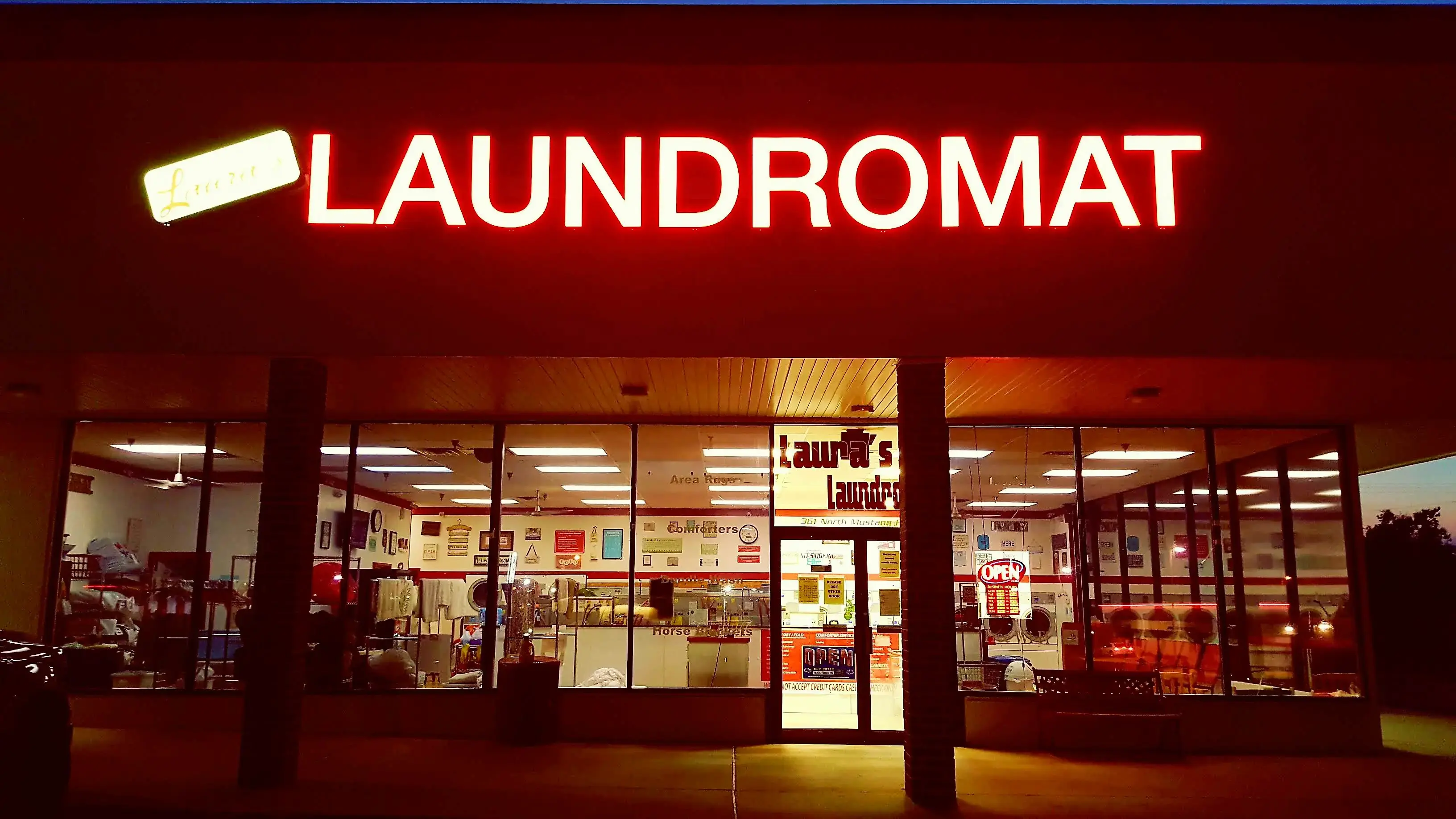Laura's Laundromat - Image 9