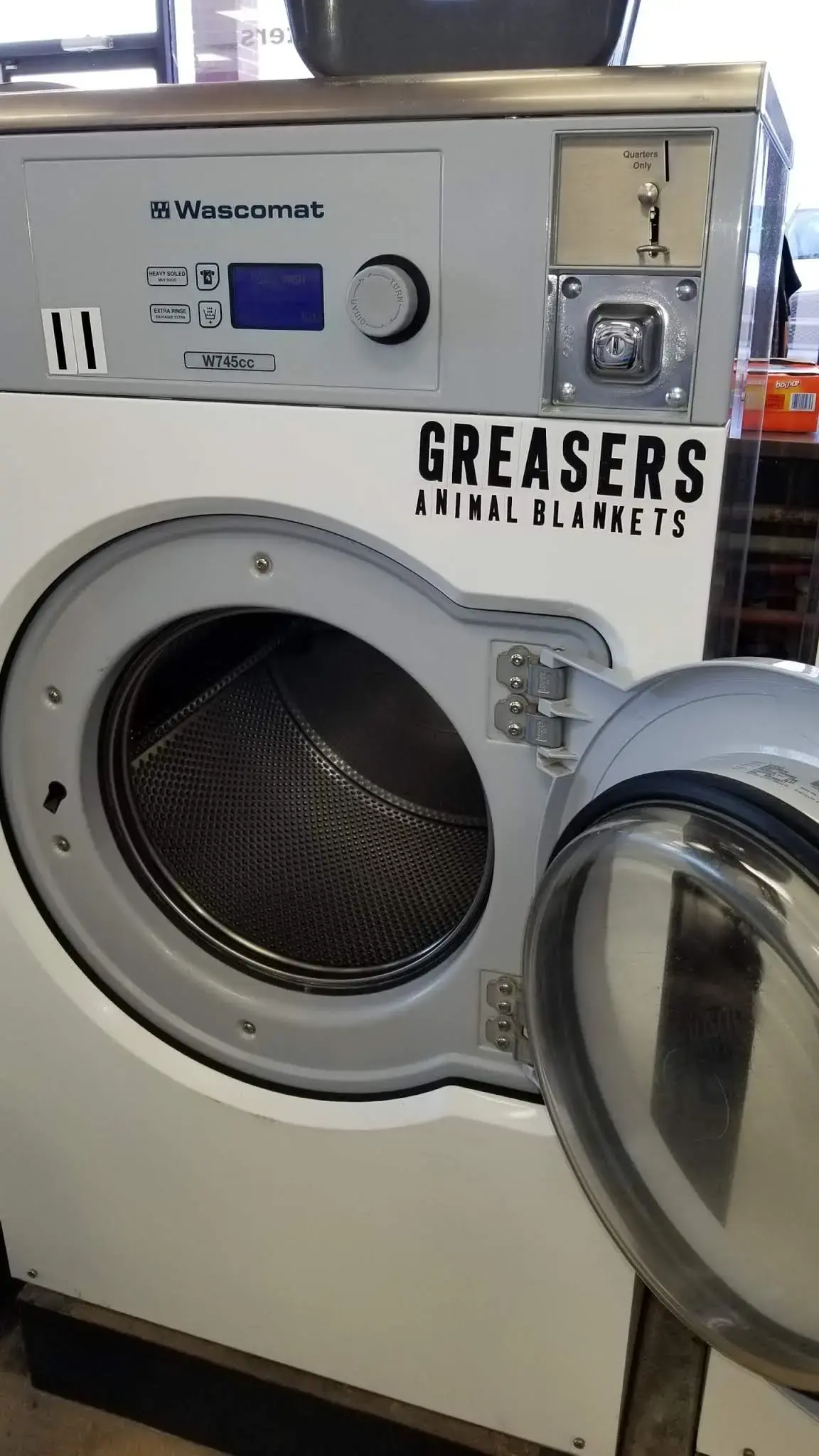 Laura's Laundromat - Image 12