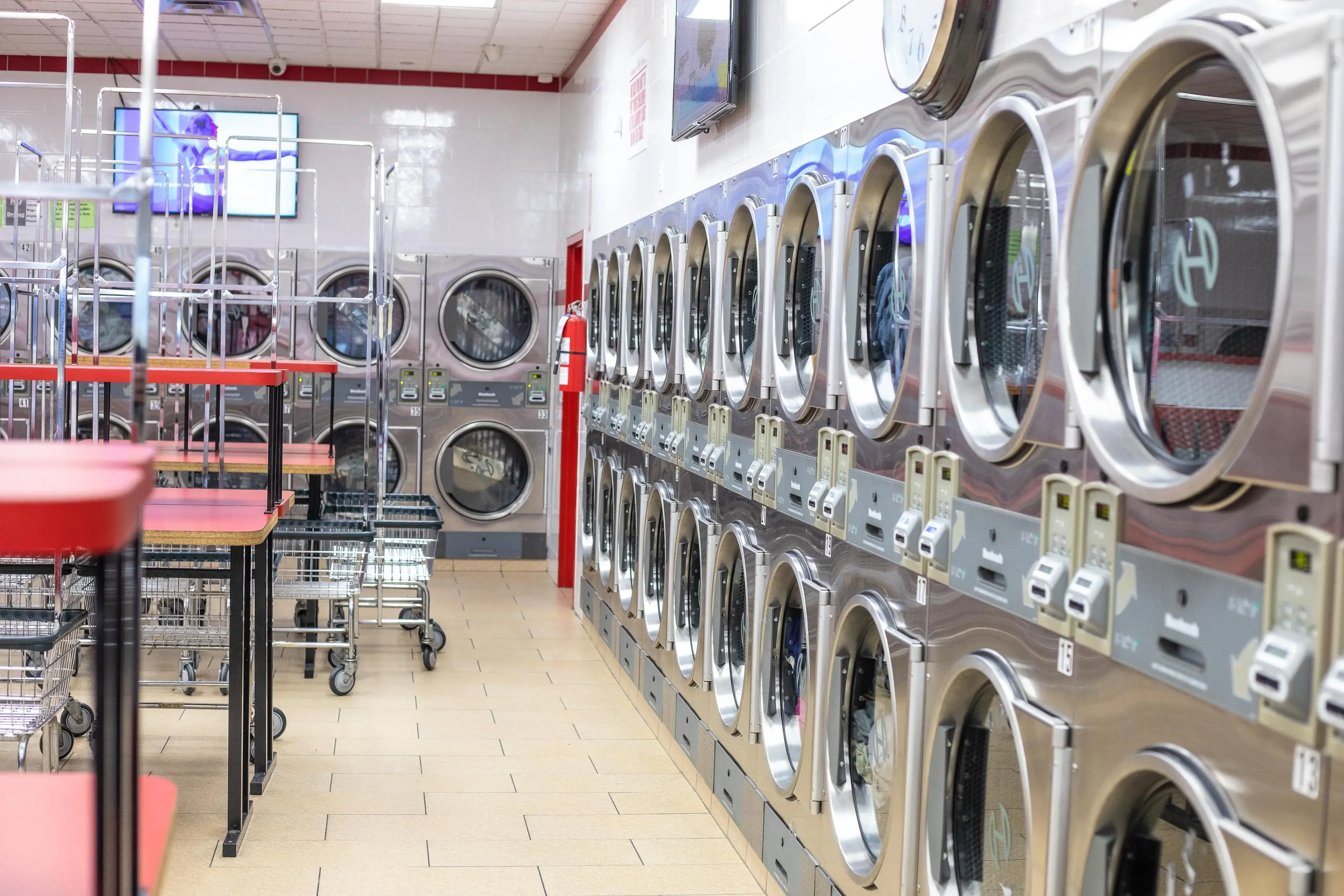 Lav Express Laundry thumbnail 2