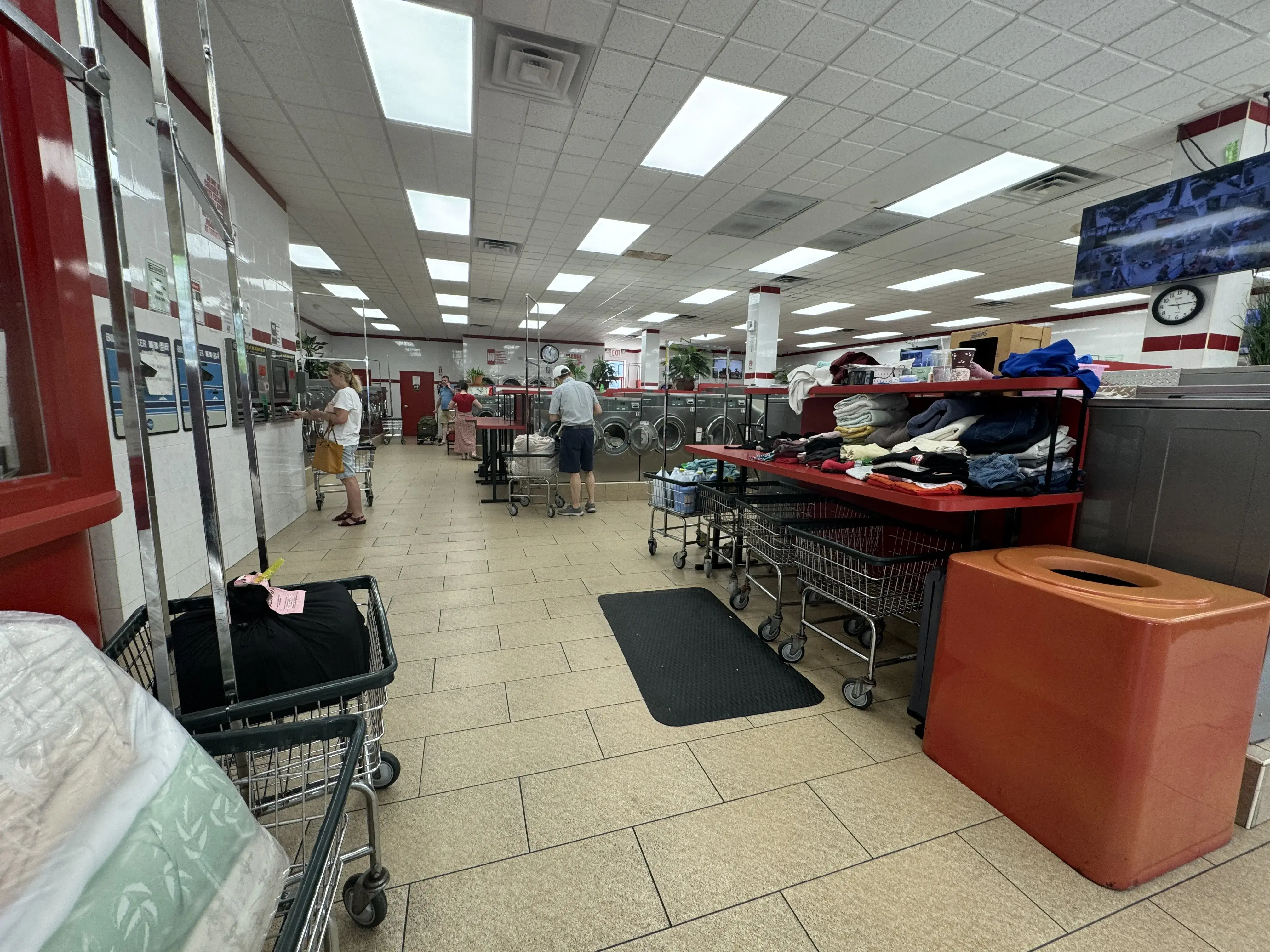 Lav Express Laundry - Image 3