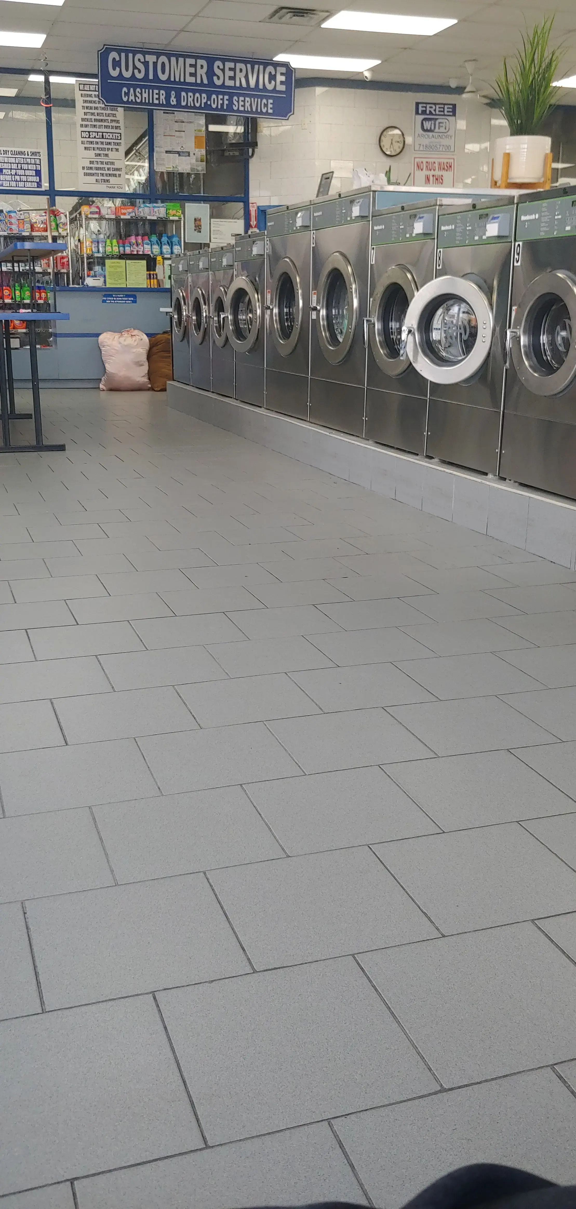 Lav Express Laundry - Image 11