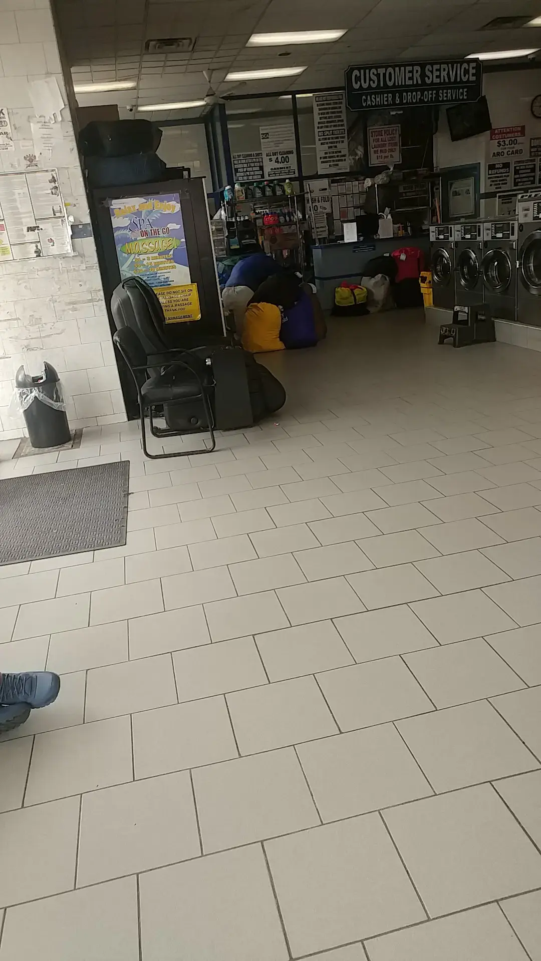 Lav Express Laundry - Image 12