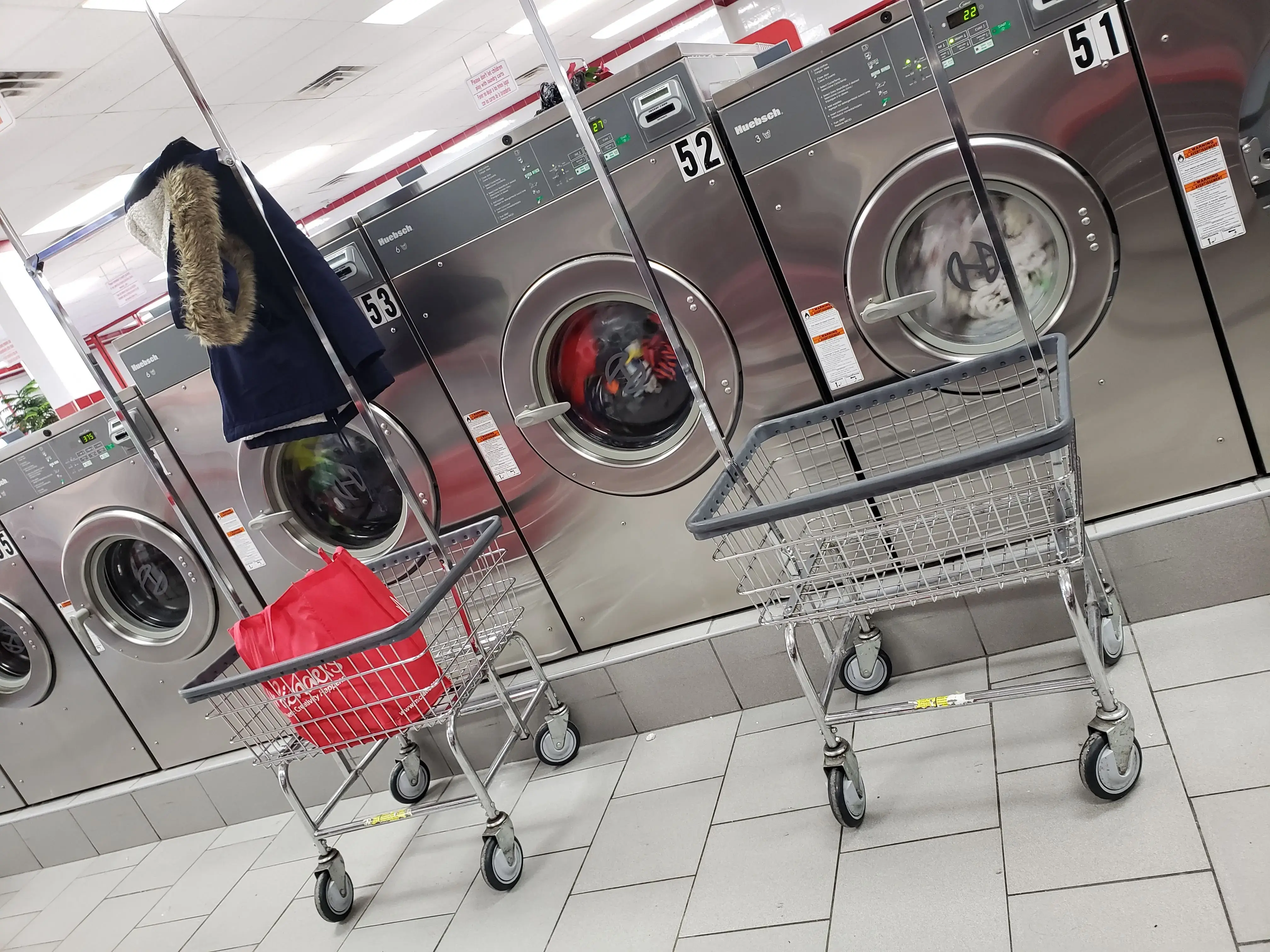 Lav Express Laundry - Image 15