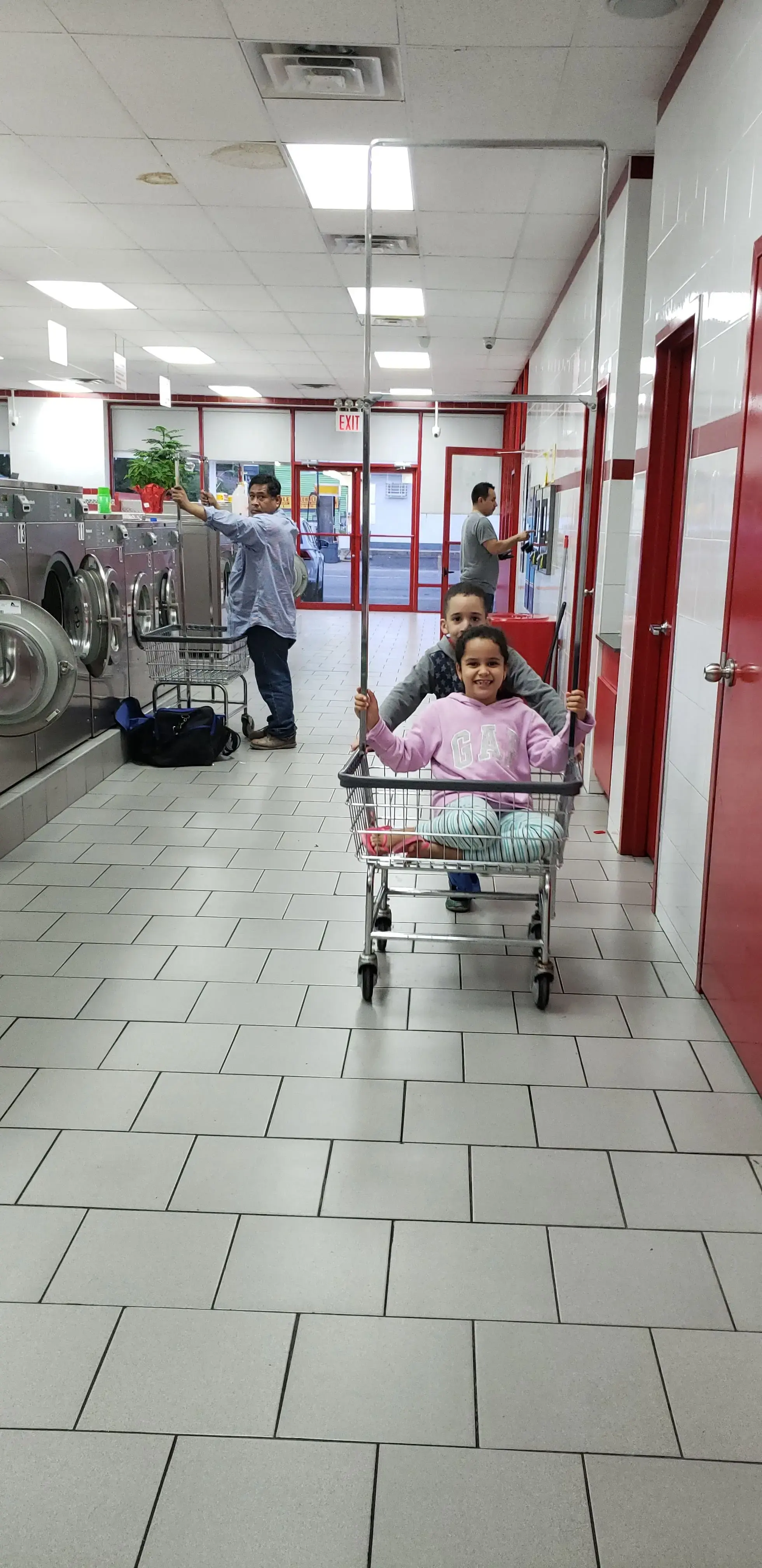 Lav Express Laundry - Image 26