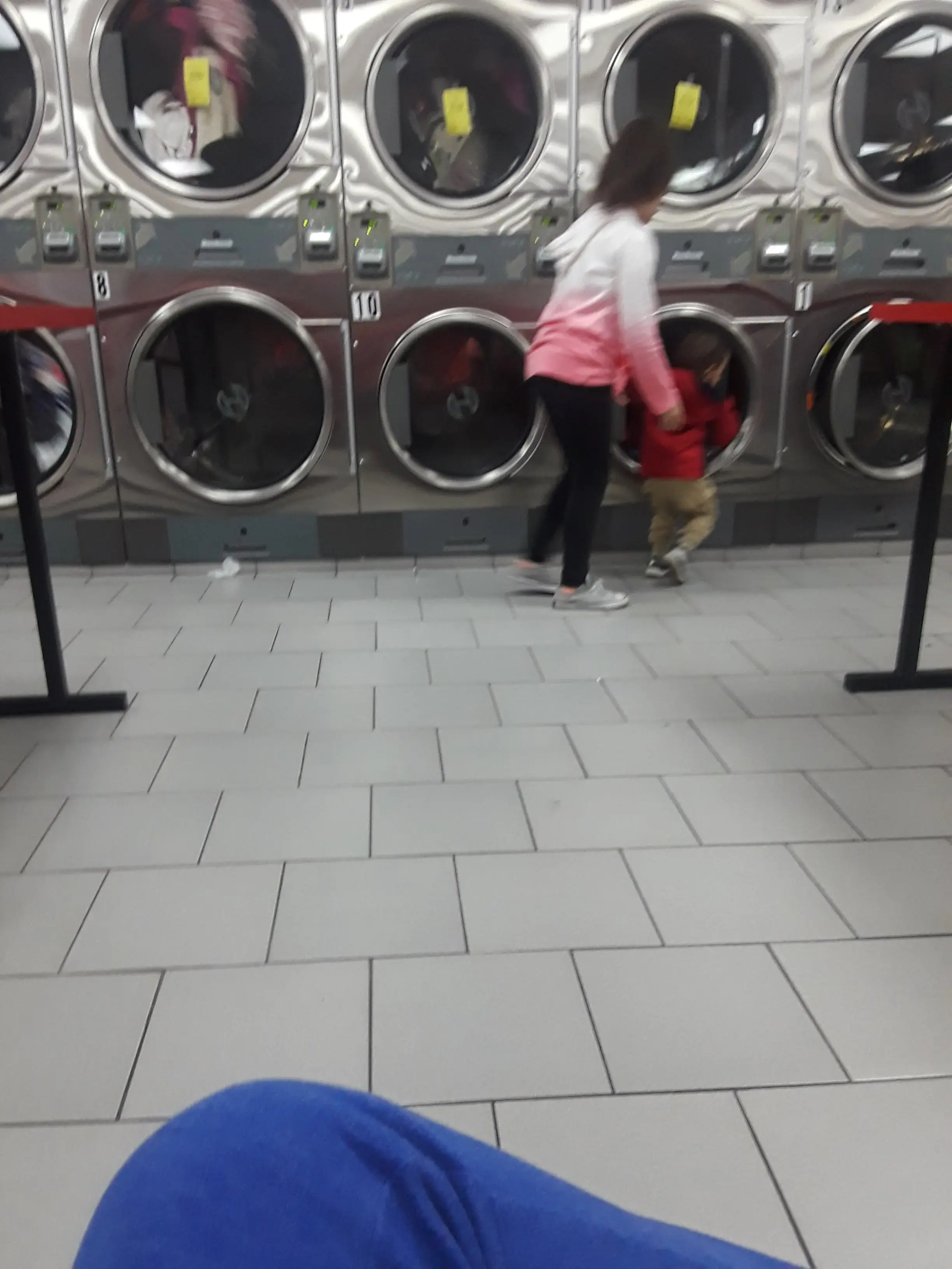 Lav Express Laundry - Image 22