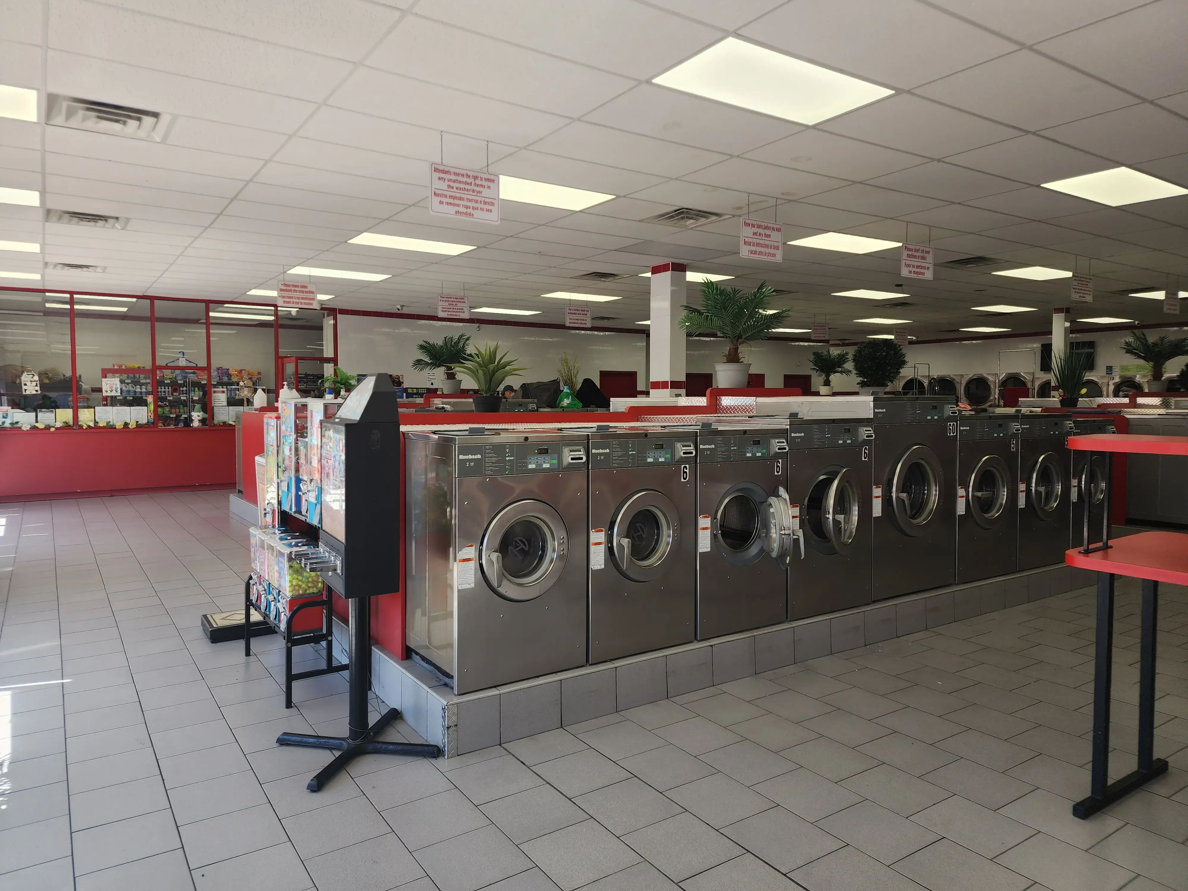 Lav Express Laundry thumbnail 7