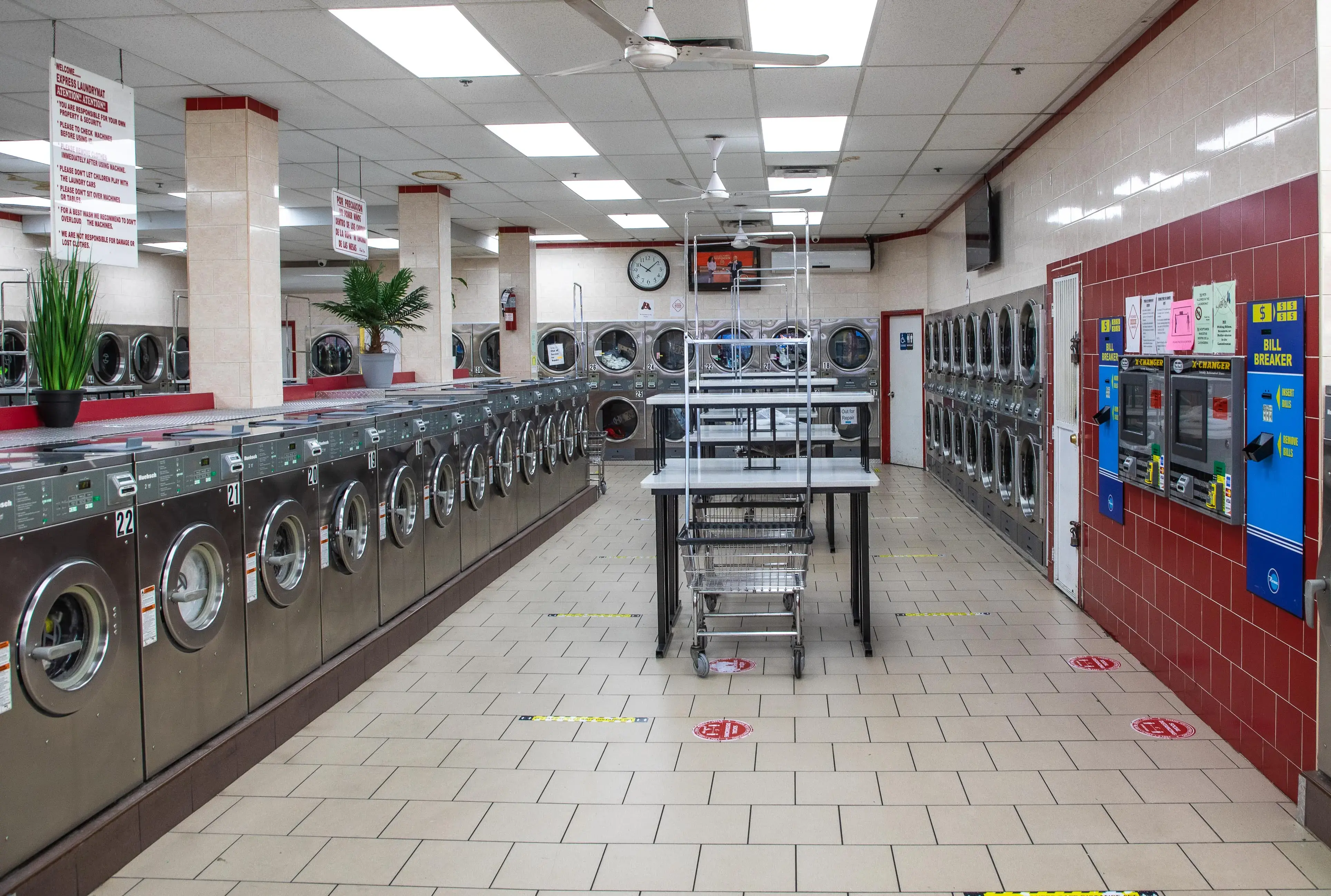 Lav Express Laundry - Image 15