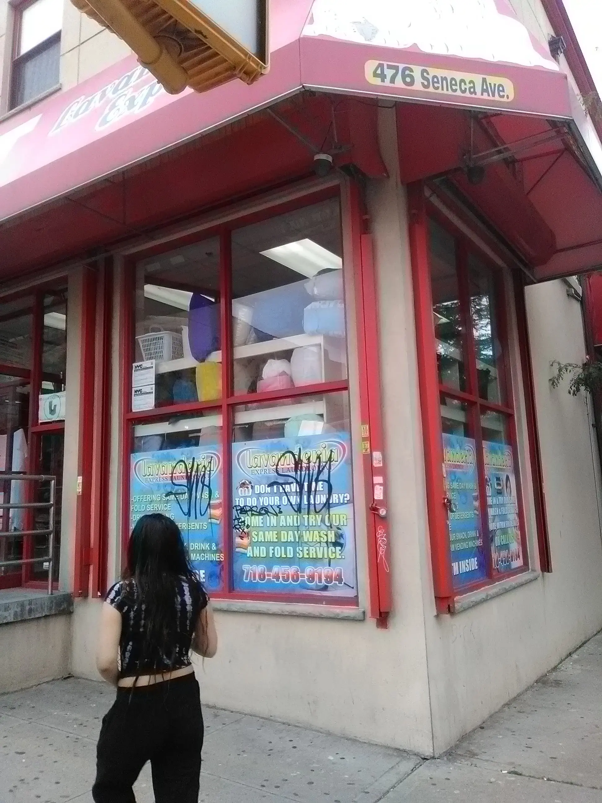 Lav Express Laundry - Image 17