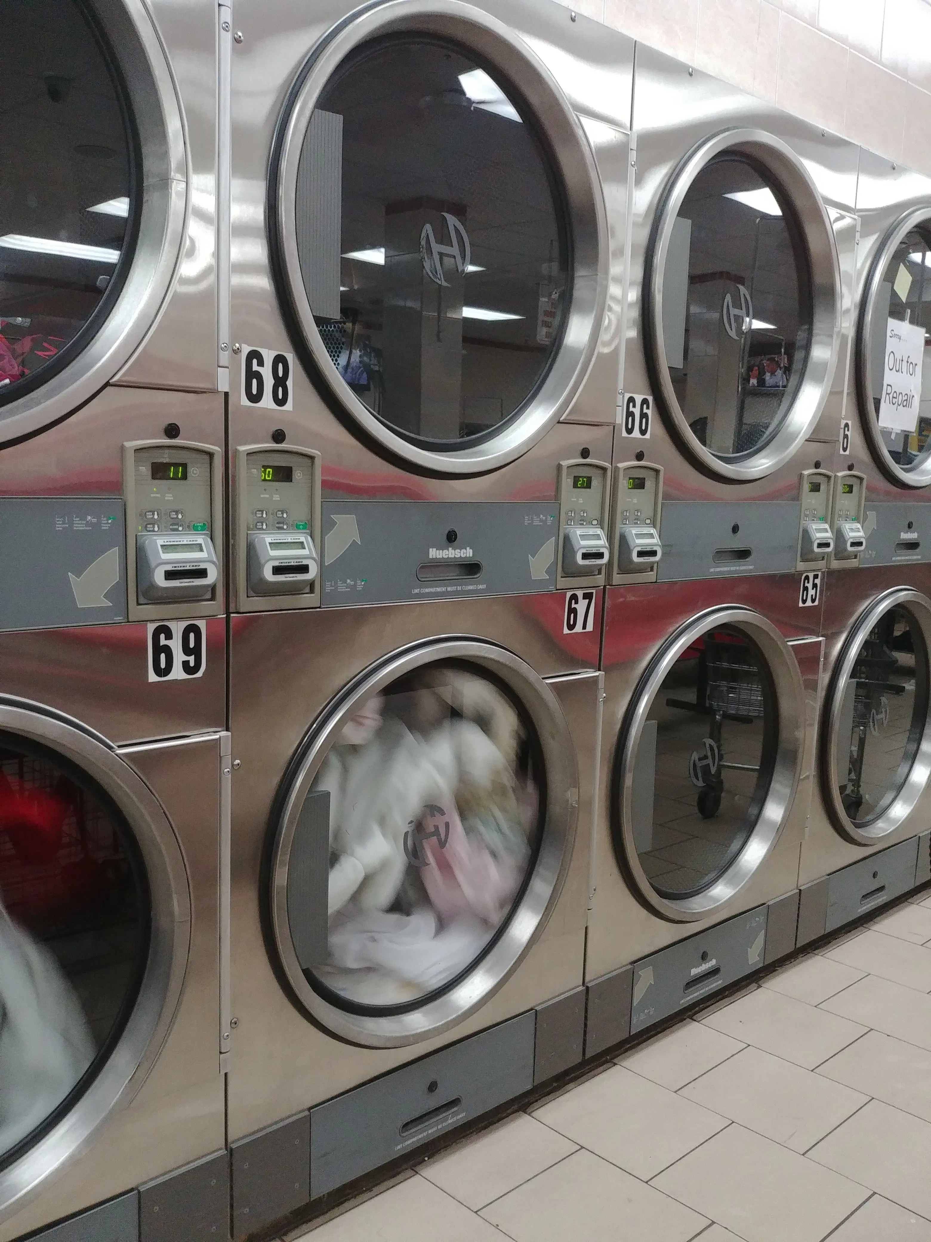 Lav Express Laundry - Image 12