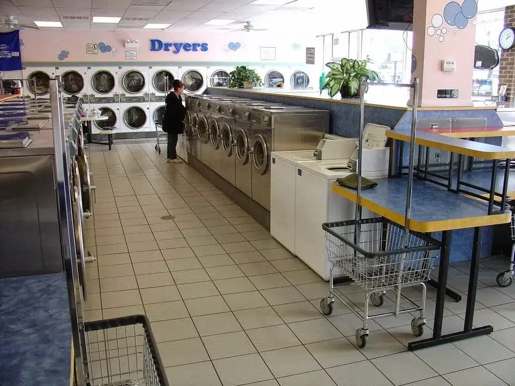 Lava-Matic Laundry - Image 17