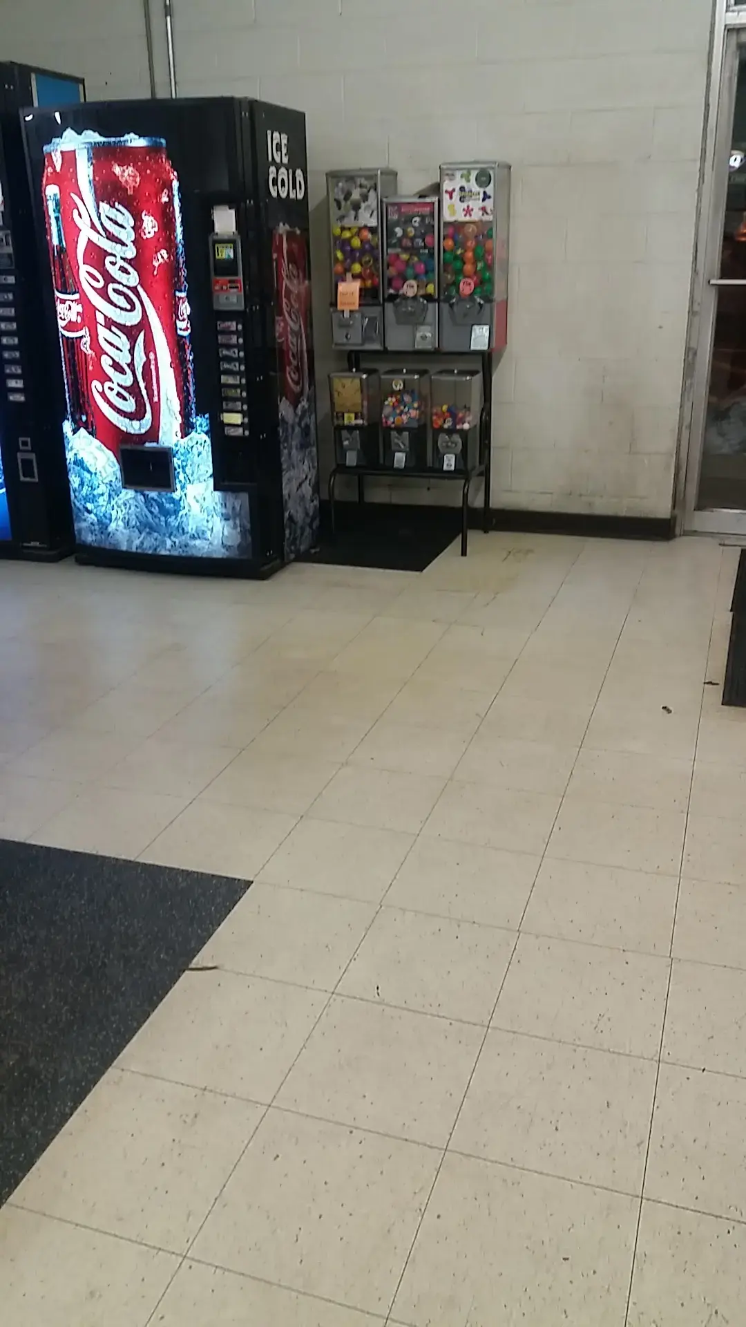 Lava Wash Laundromat(formerly Poly Clean) - Image 14