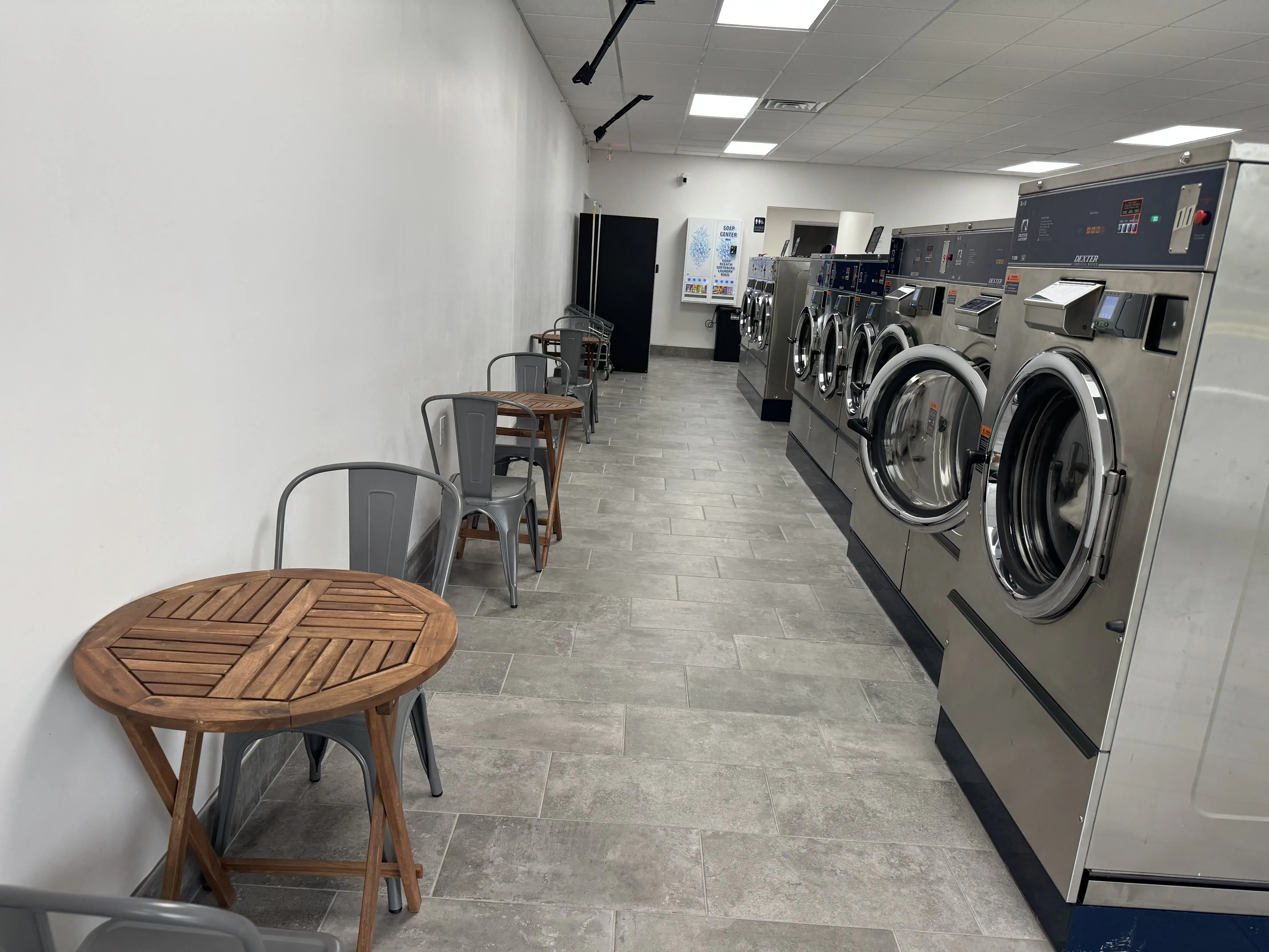 Lavagio Express Laundry - Image 12