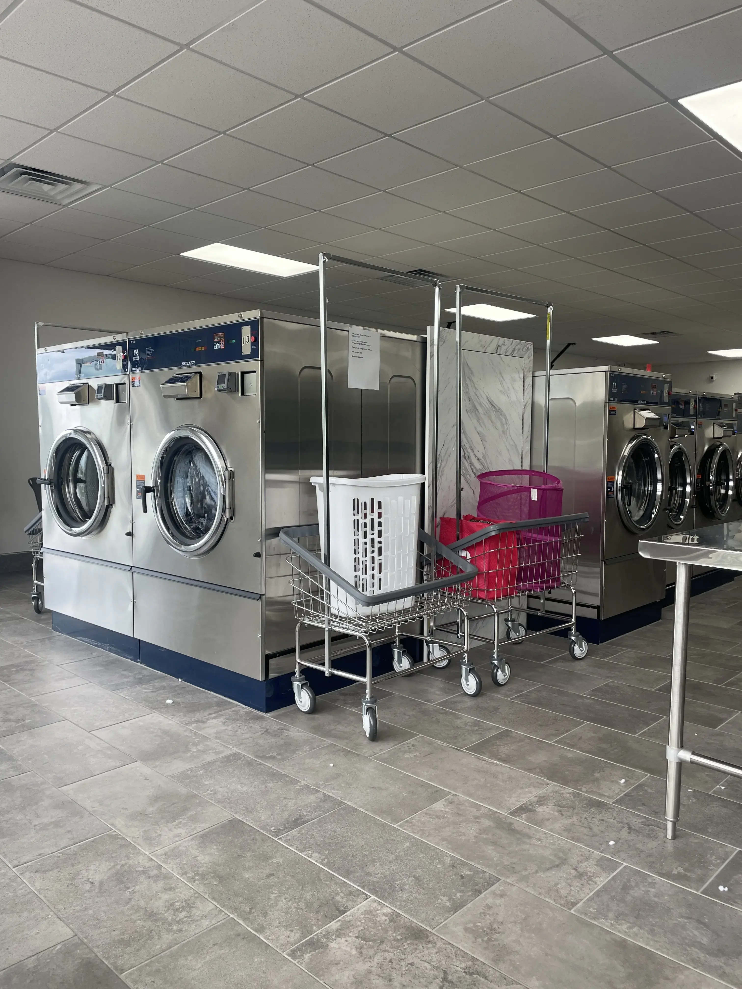 Lavagio Express Laundry - Image 10