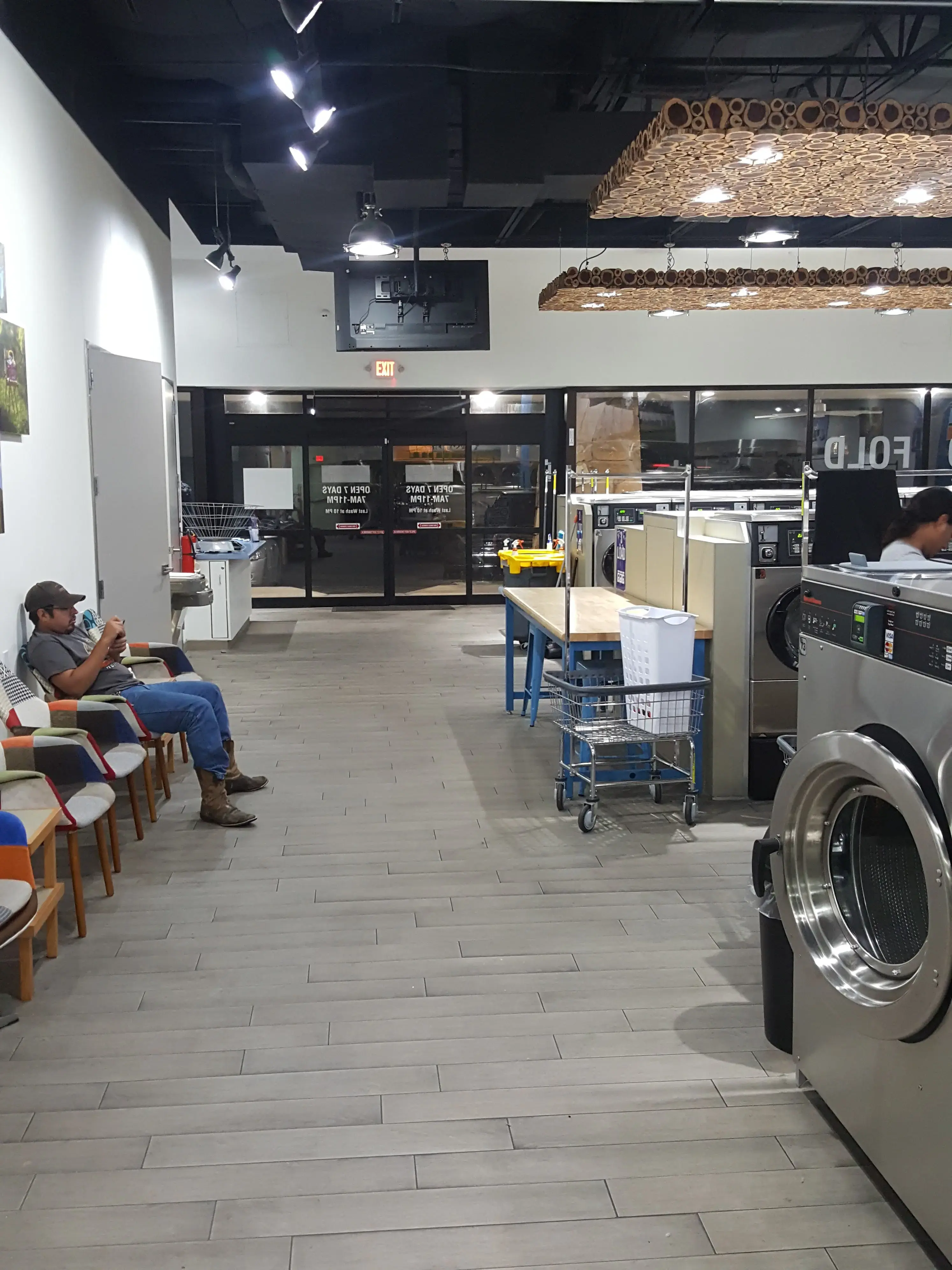 Lavandería Laundromat - Image 3