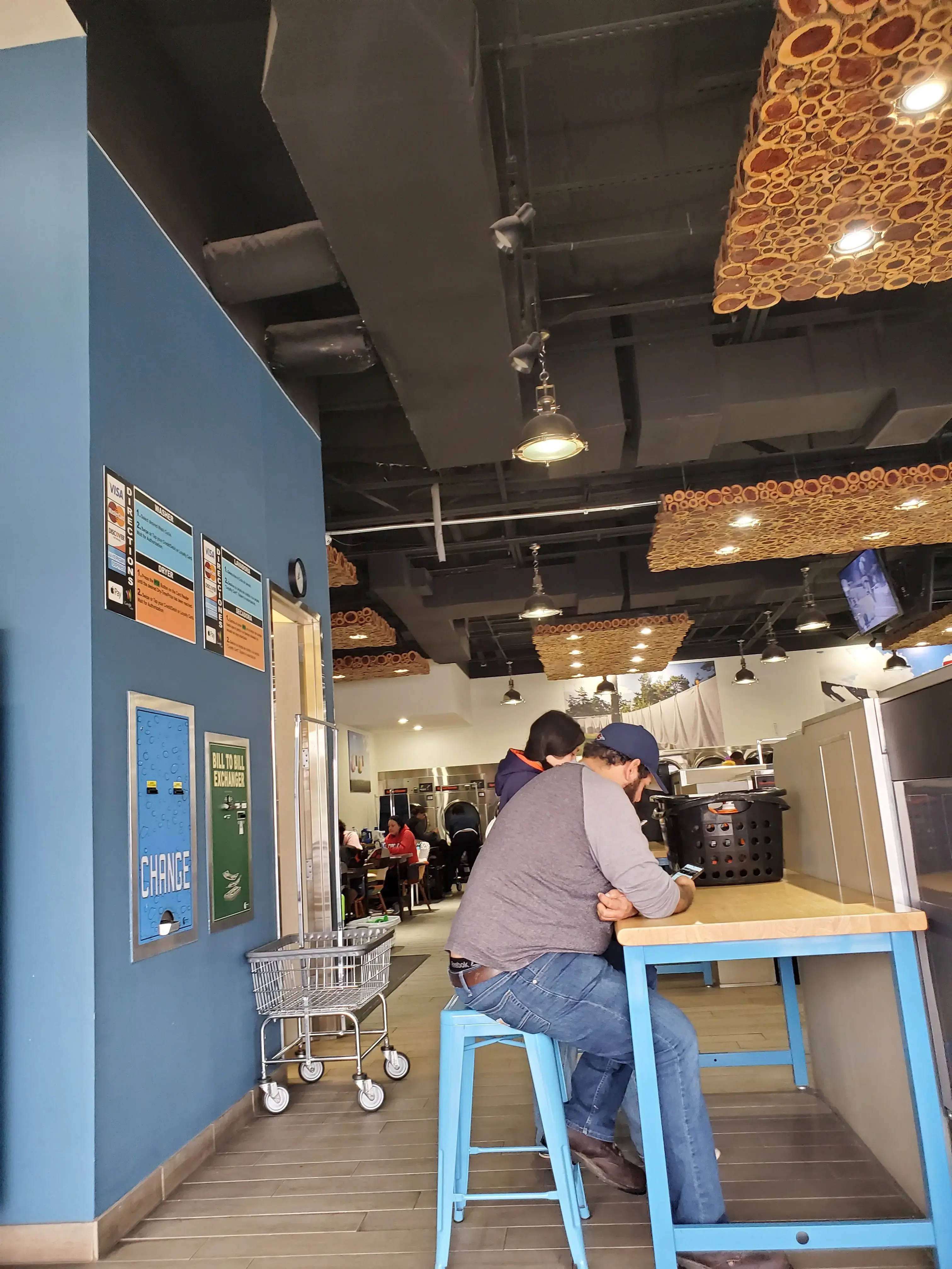 Lavandería Laundromat - Image 15