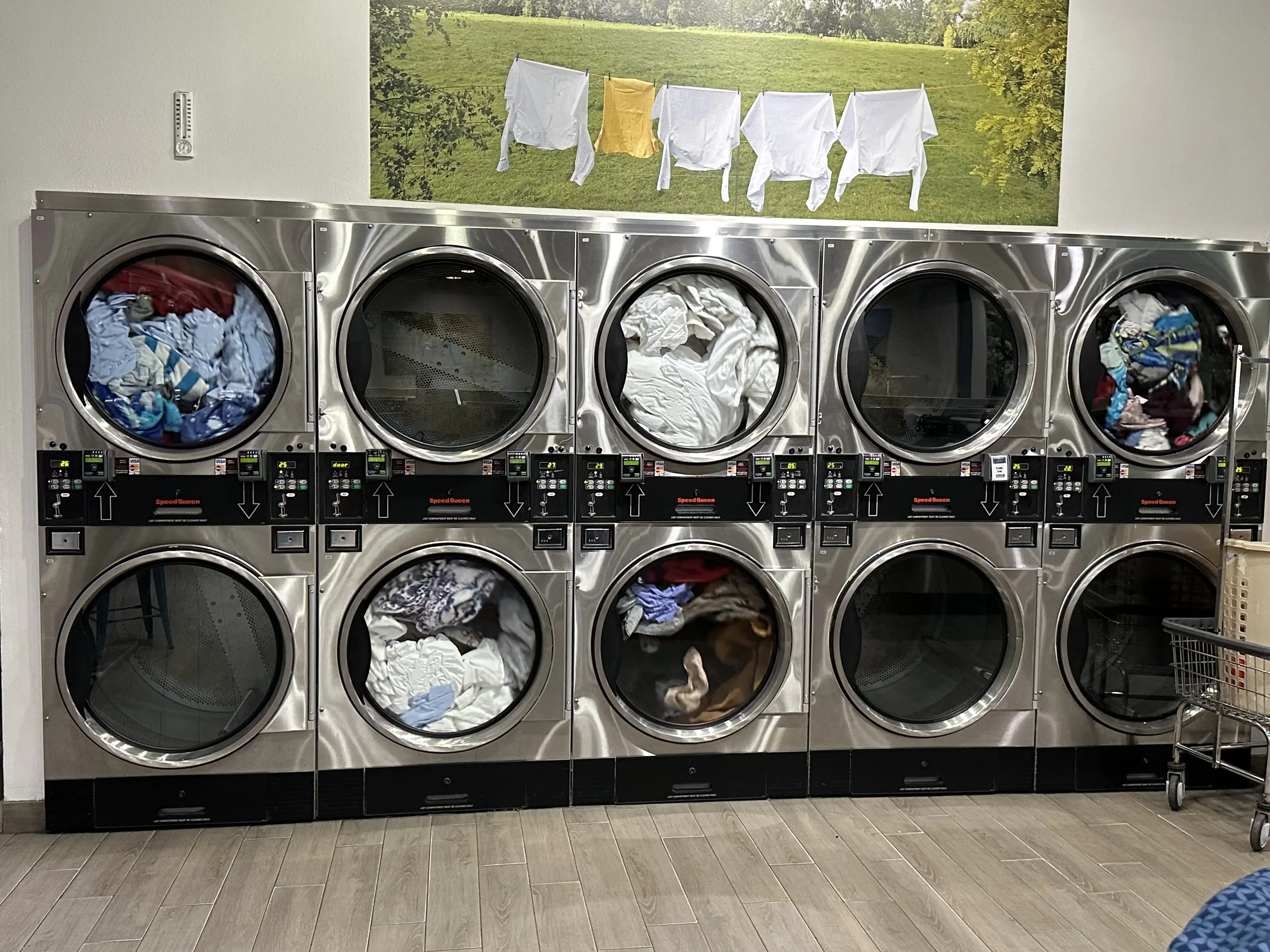 Lavandería Laundromat - Image 5