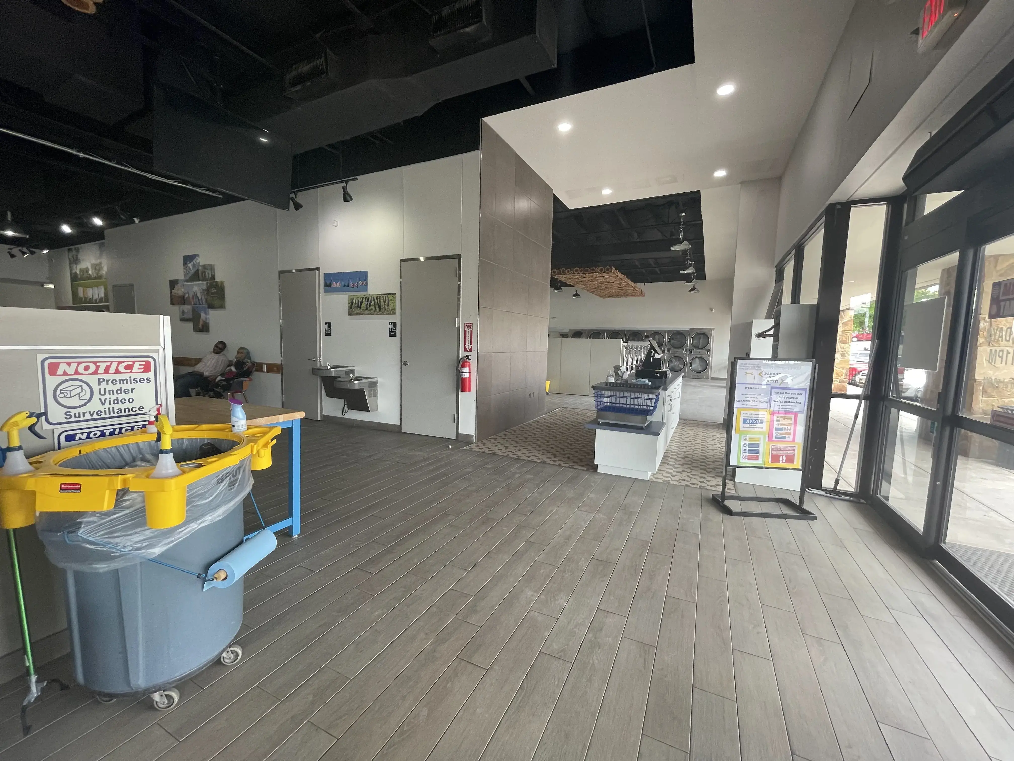 Lavandería Laundromat - Image 10