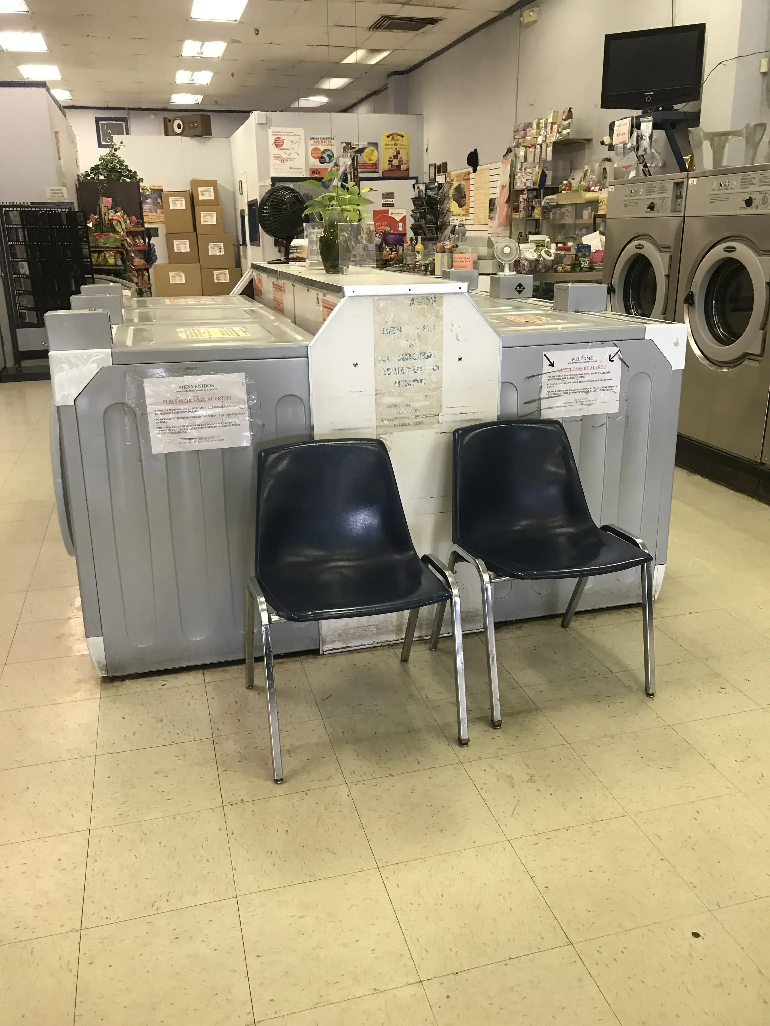 Lavanderia El Rio - Image 11