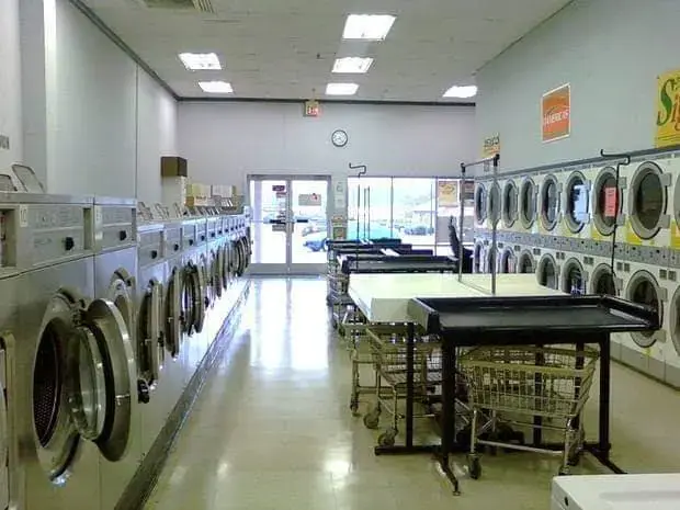 Lavanderia El Rio - Image 15