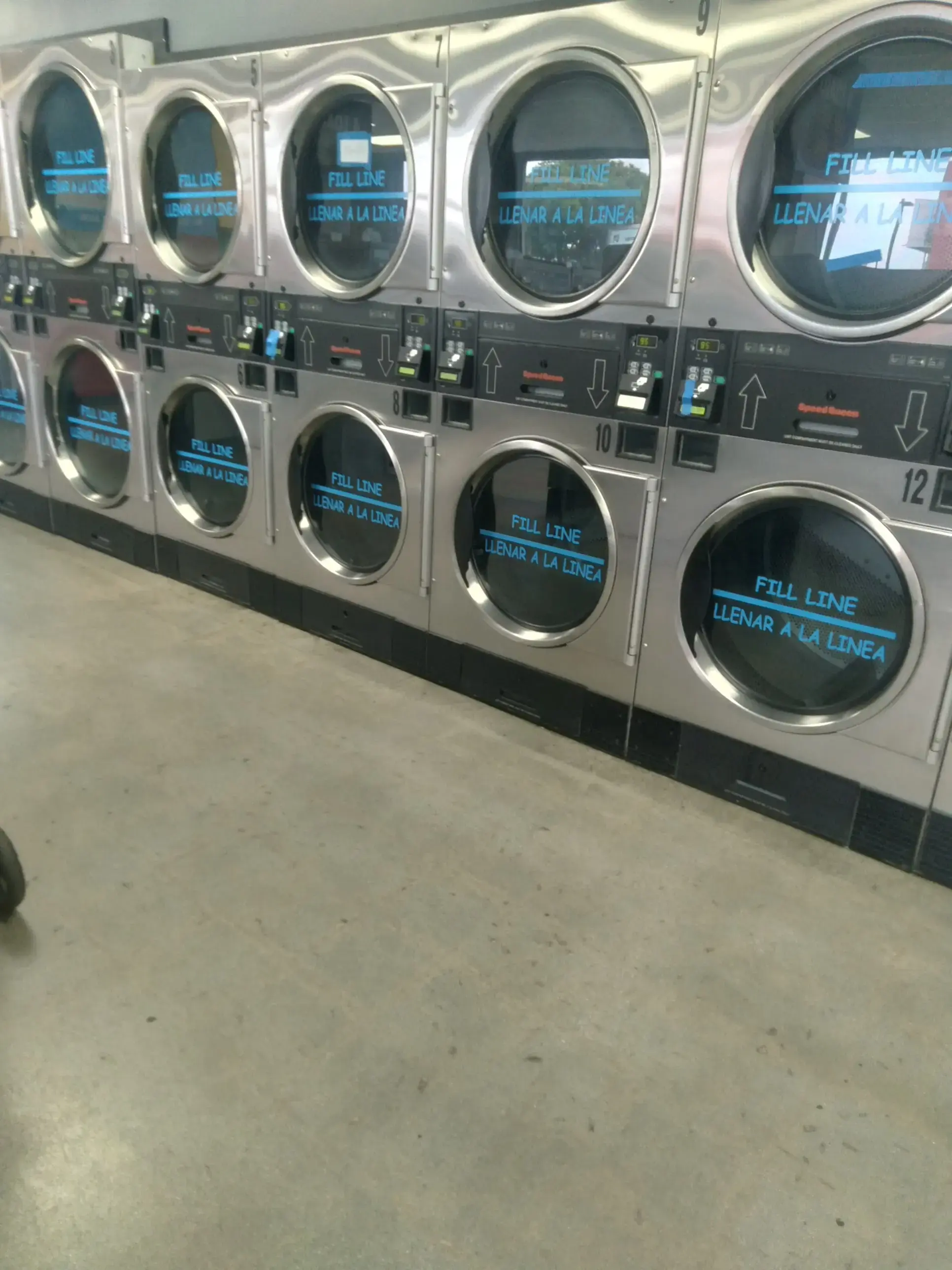 Lavanderia Laundromat thumbnail 13